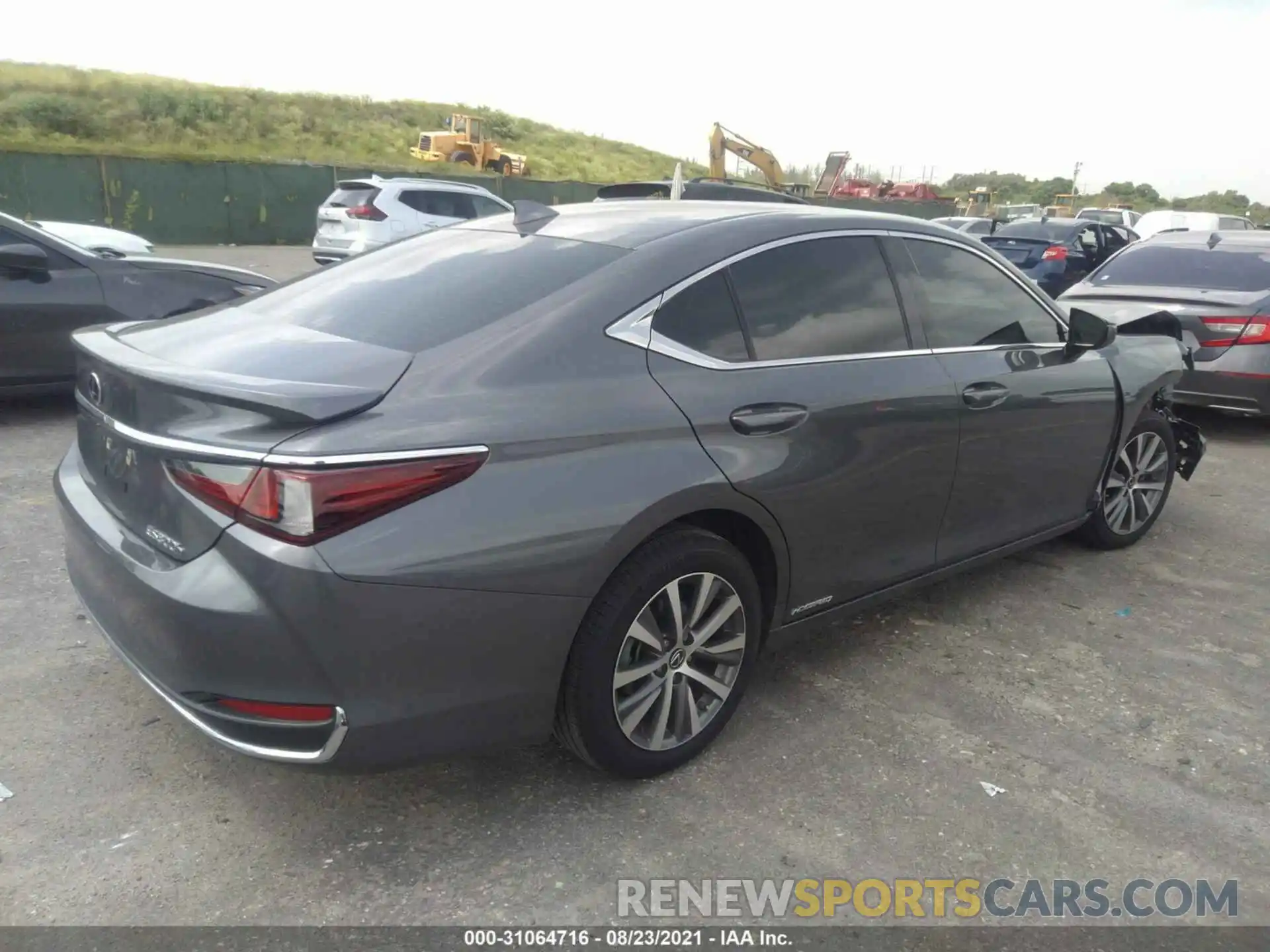 4 Фотография поврежденного автомобиля 58AC21B13LU008212 LEXUS ES 2020