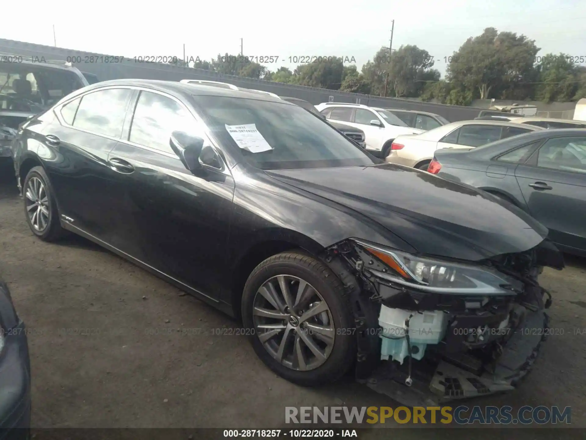 1 Photograph of a damaged car 58AC21B19LU008652 LEXUS ES 2020