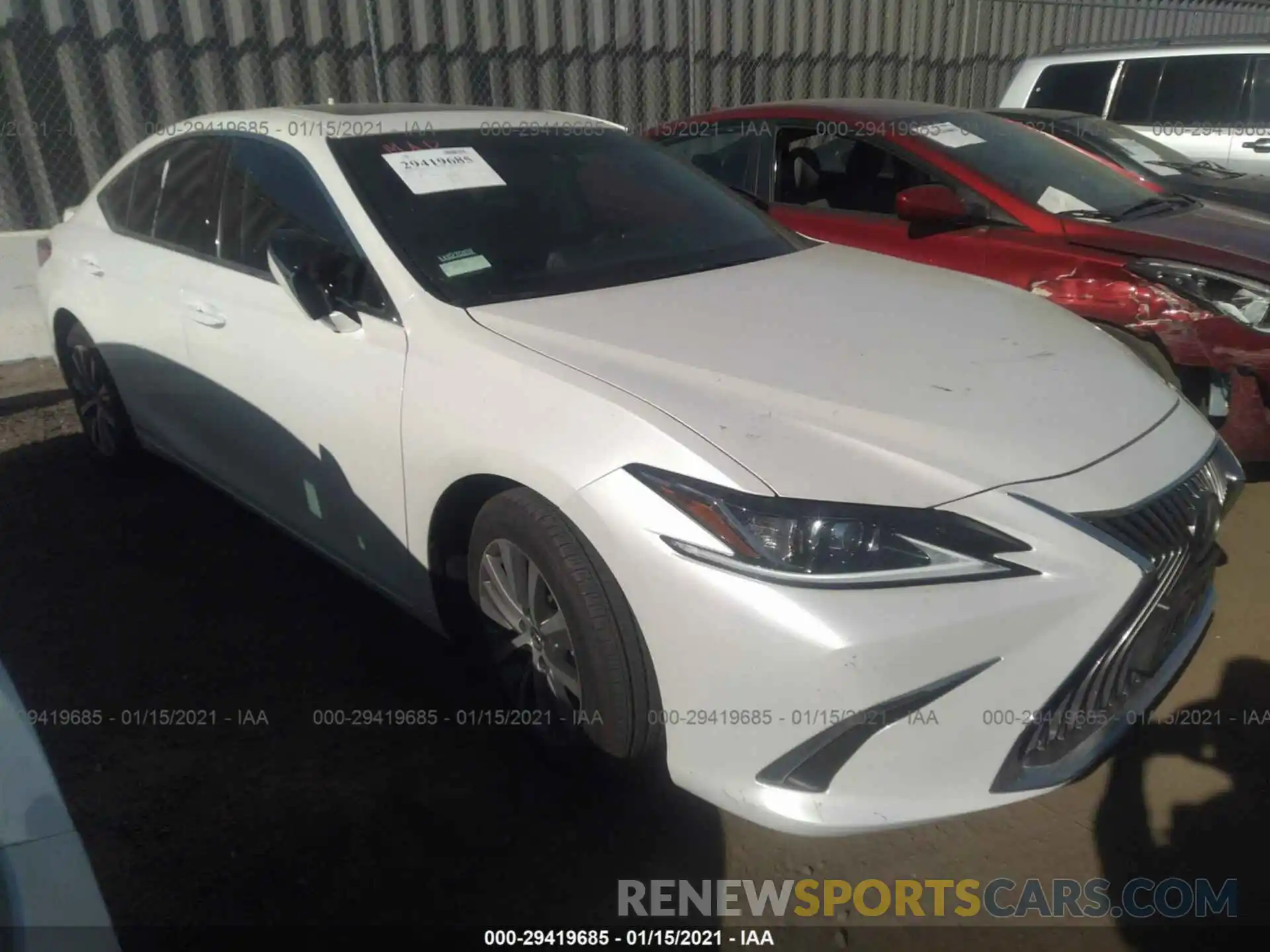 1 Фотография поврежденного автомобиля 58AC21B1XLU008577 LEXUS ES 2020