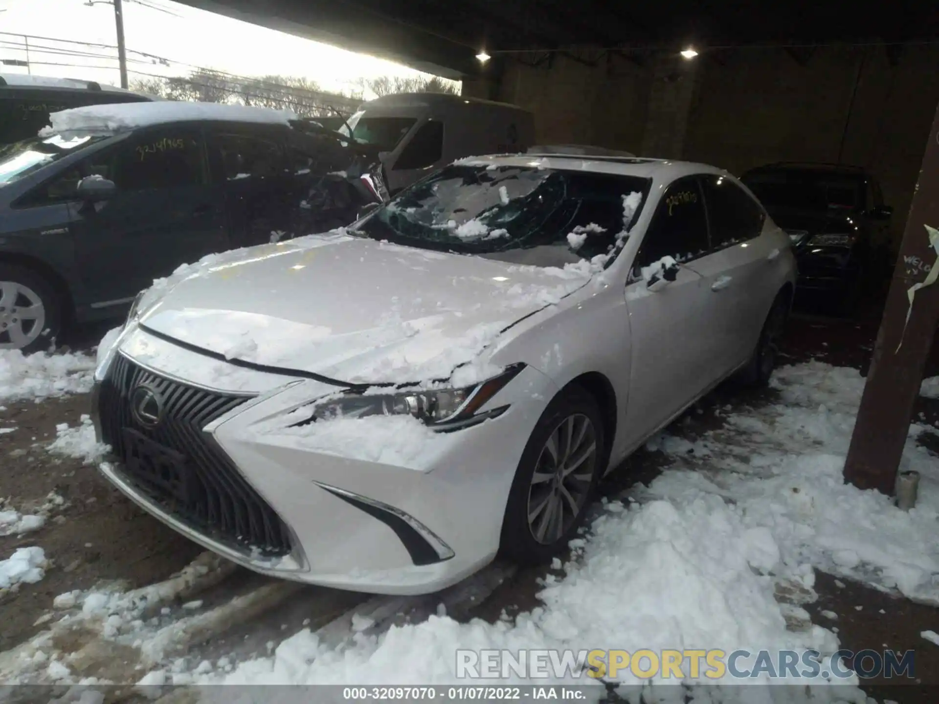 2 Photograph of a damaged car 58ACZ1B10LU068265 LEXUS ES 2020