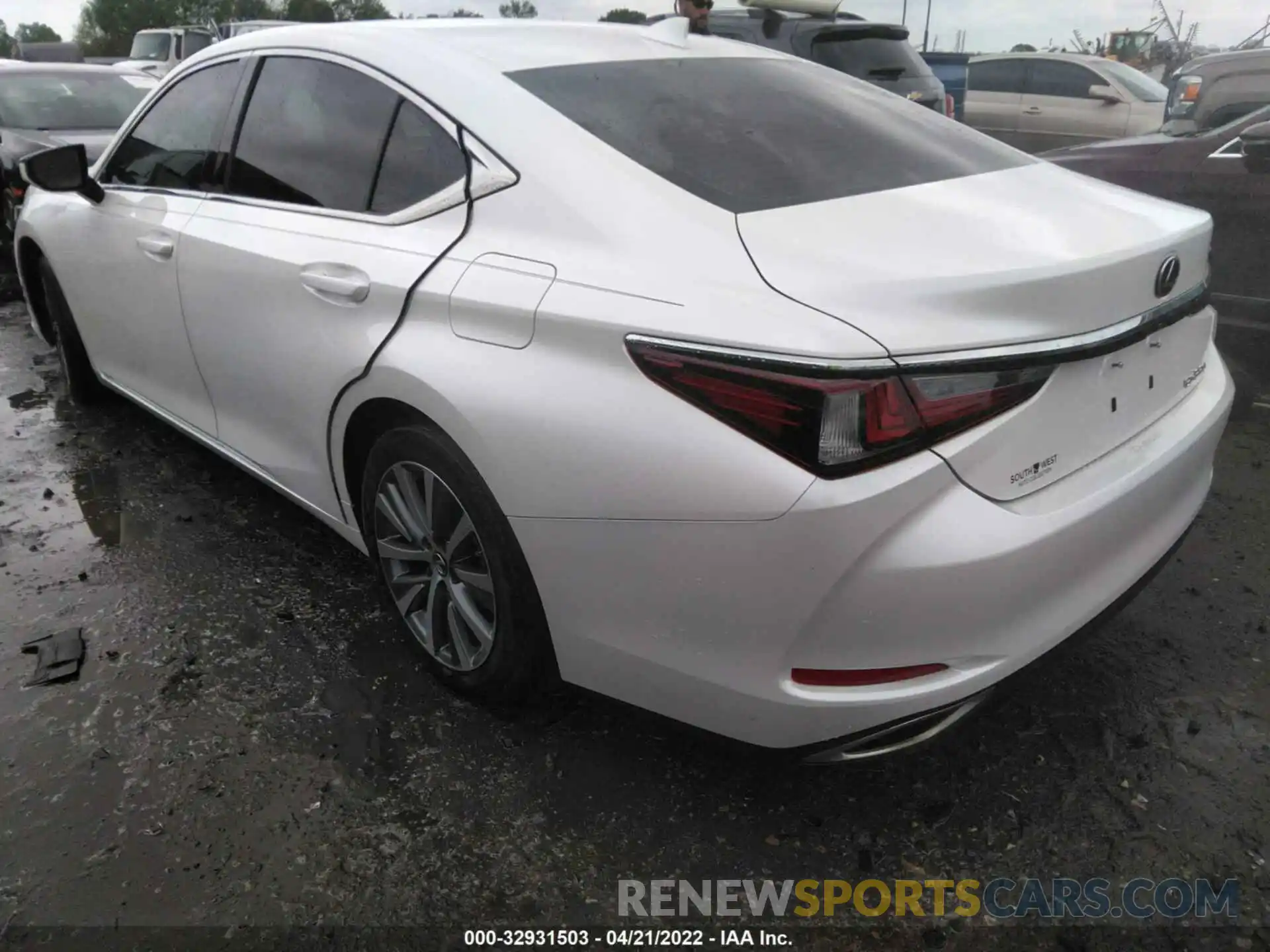 3 Photograph of a damaged car 58ACZ1B11LU059171 LEXUS ES 2020