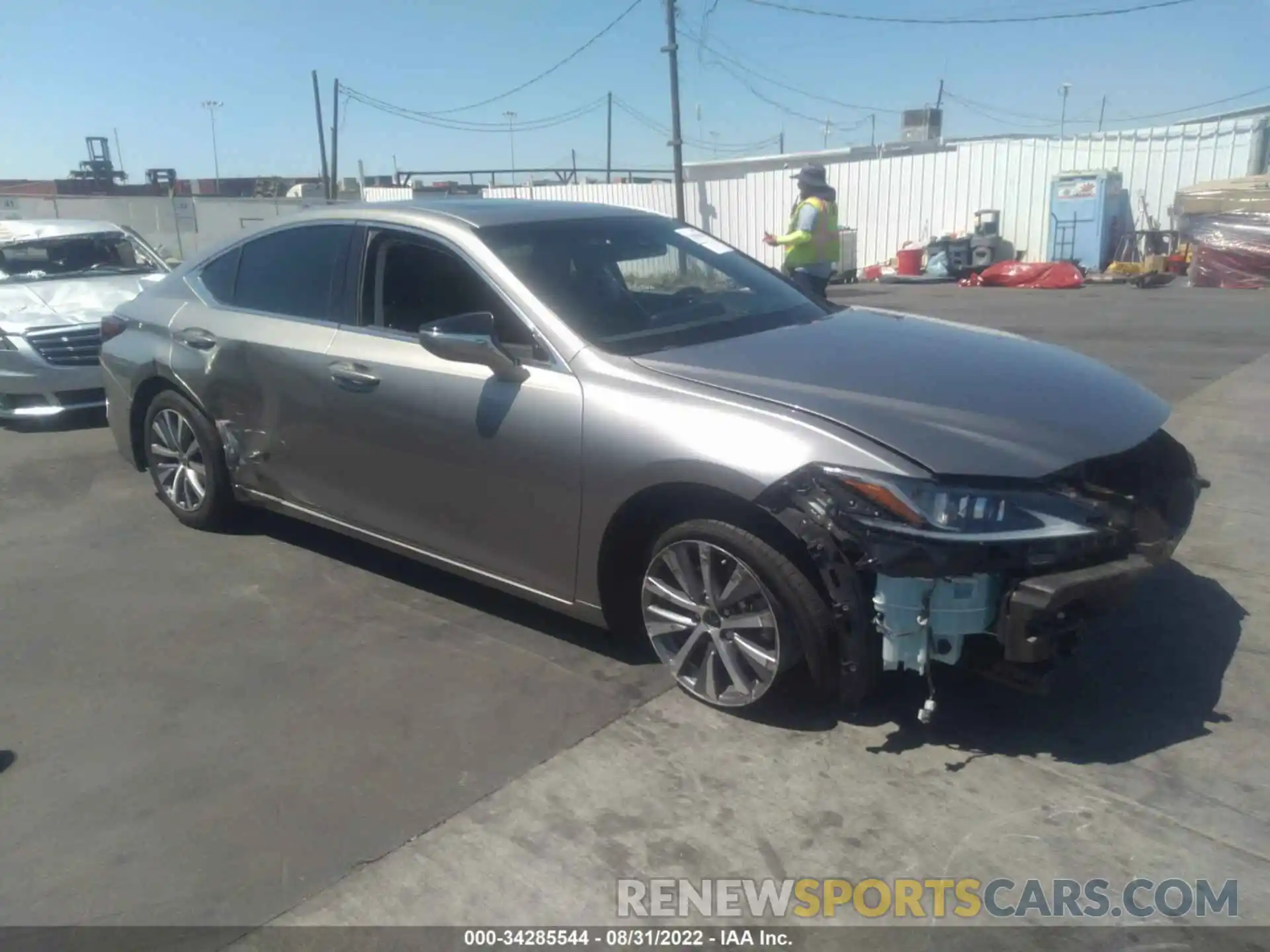 1 Photograph of a damaged car 58ACZ1B1XLU070590 LEXUS ES 2020