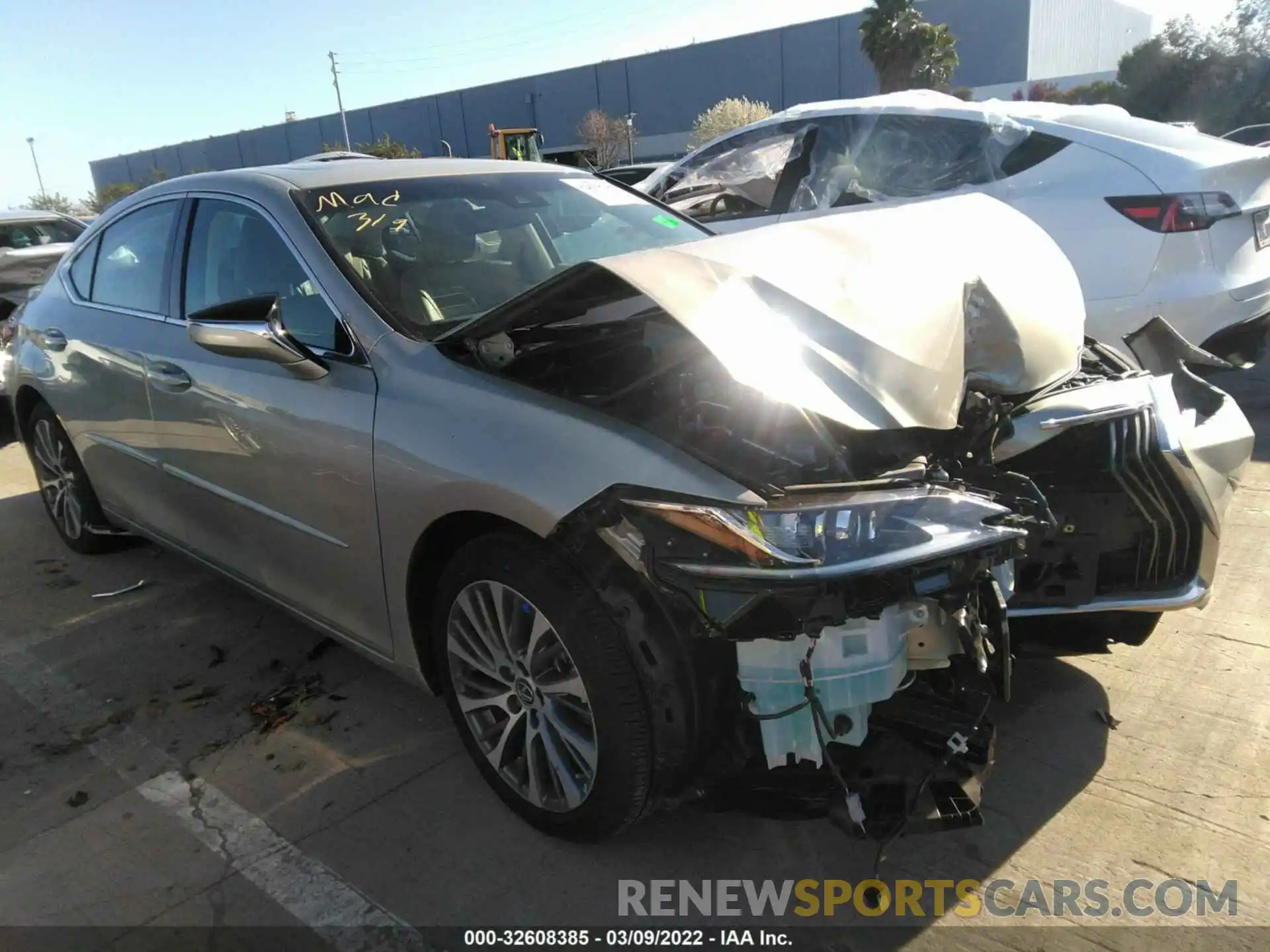 1 Photograph of a damaged car 58AD21B10LU008270 LEXUS ES 2020