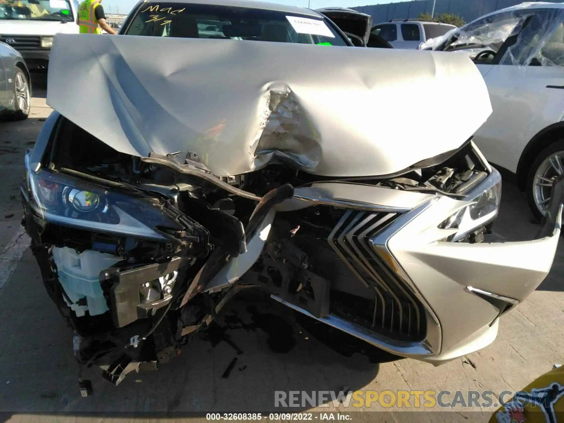 6 Photograph of a damaged car 58AD21B10LU008270 LEXUS ES 2020