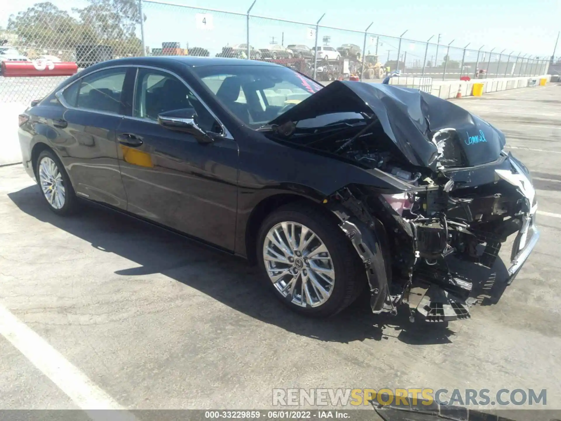 1 Photograph of a damaged car 58AD21B10LU012674 LEXUS ES 2020