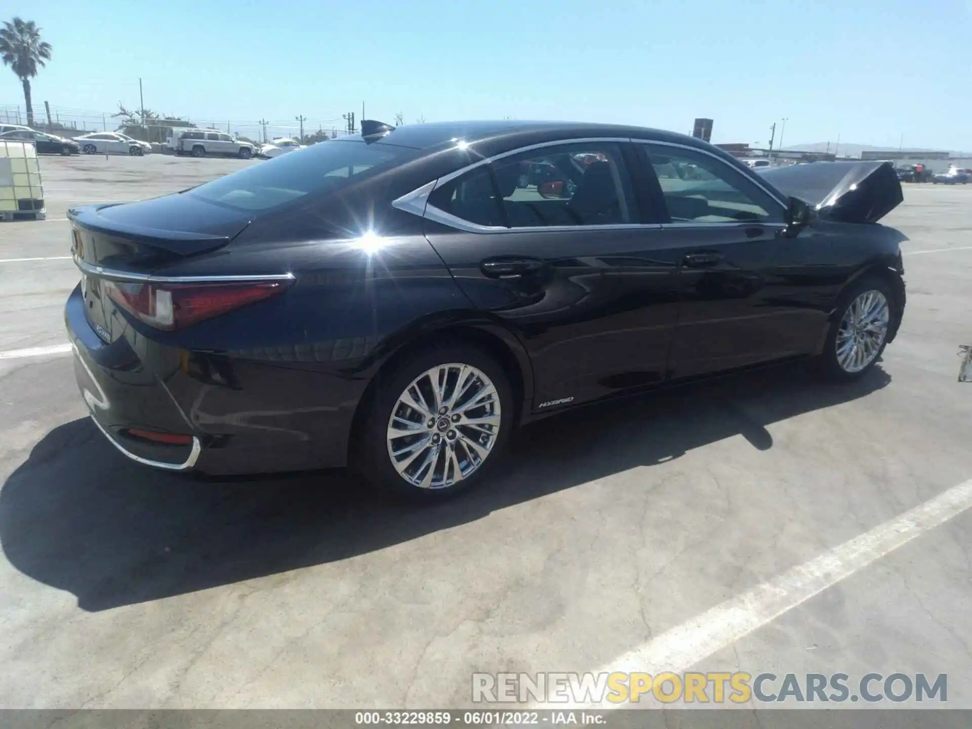 4 Photograph of a damaged car 58AD21B10LU012674 LEXUS ES 2020