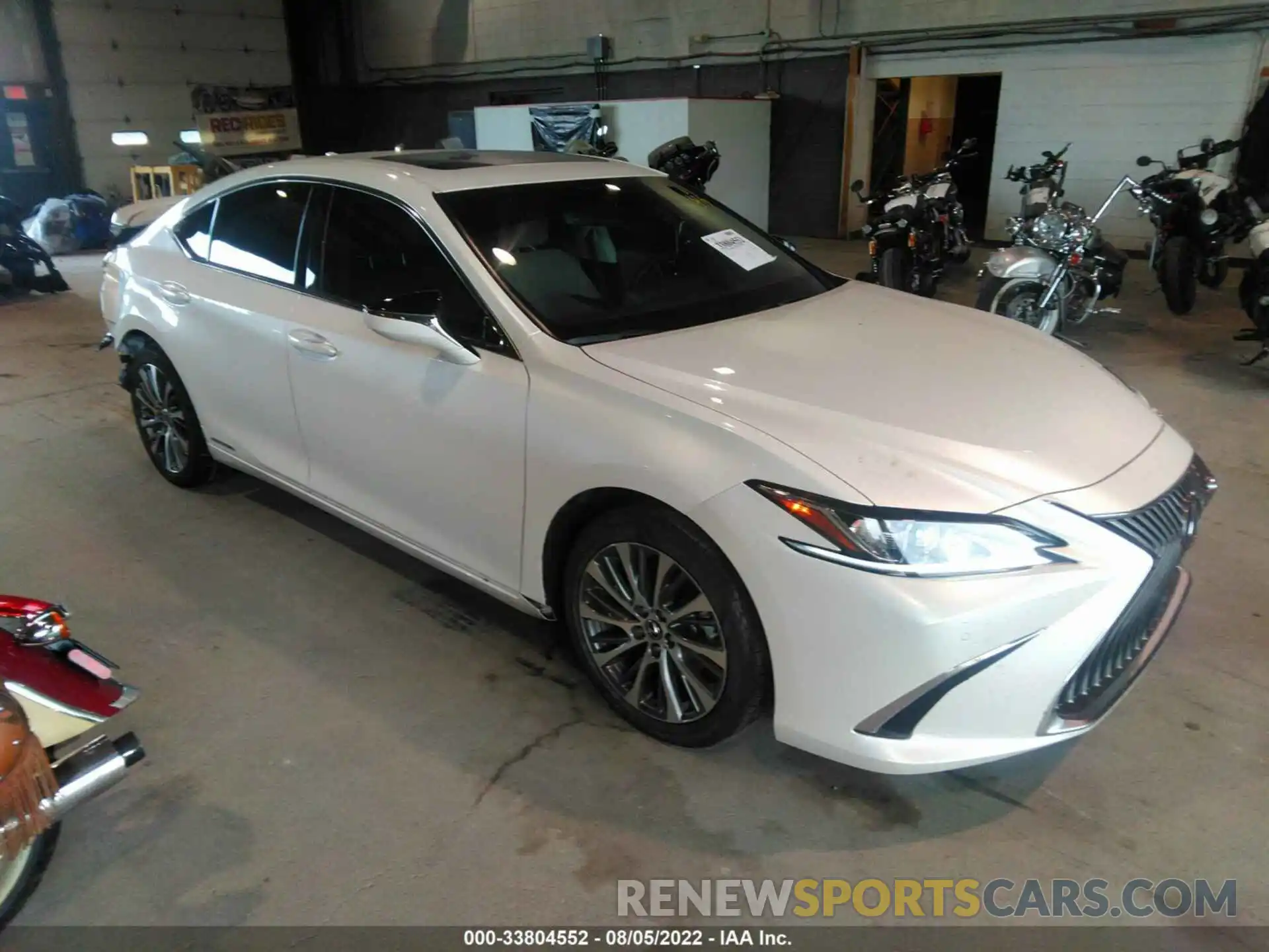 1 Фотография поврежденного автомобиля 58AD21B11LU011498 LEXUS ES 2020