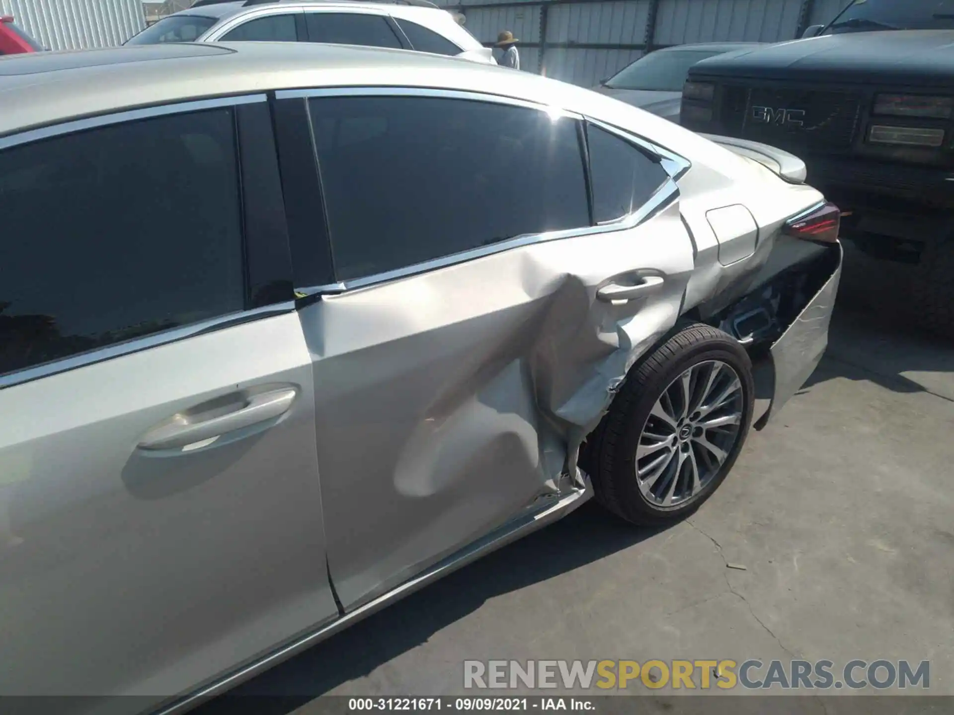 6 Photograph of a damaged car 58AD21B11LU011730 LEXUS ES 2020