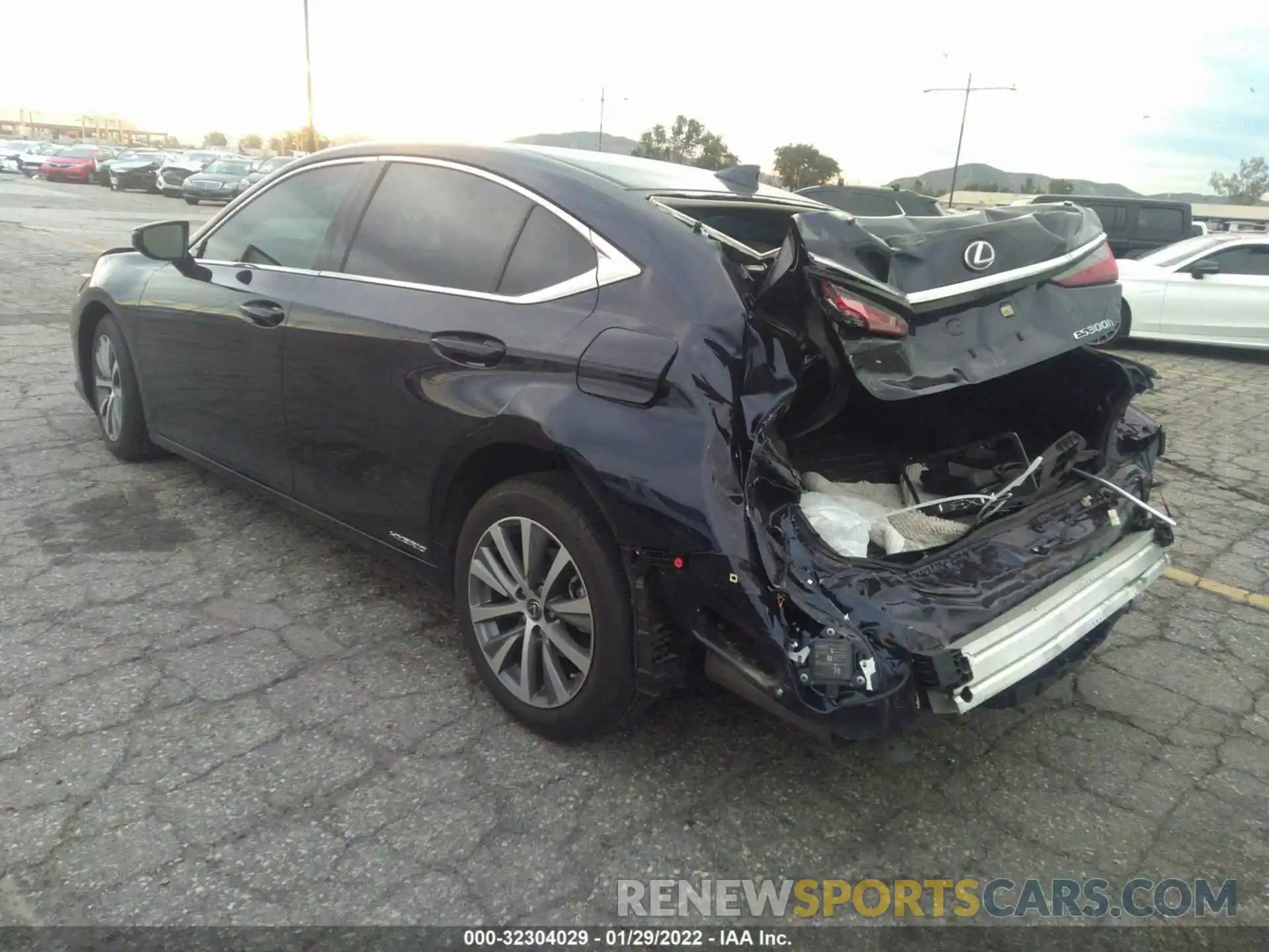 3 Photograph of a damaged car 58AD21B14LU004903 LEXUS ES 2020