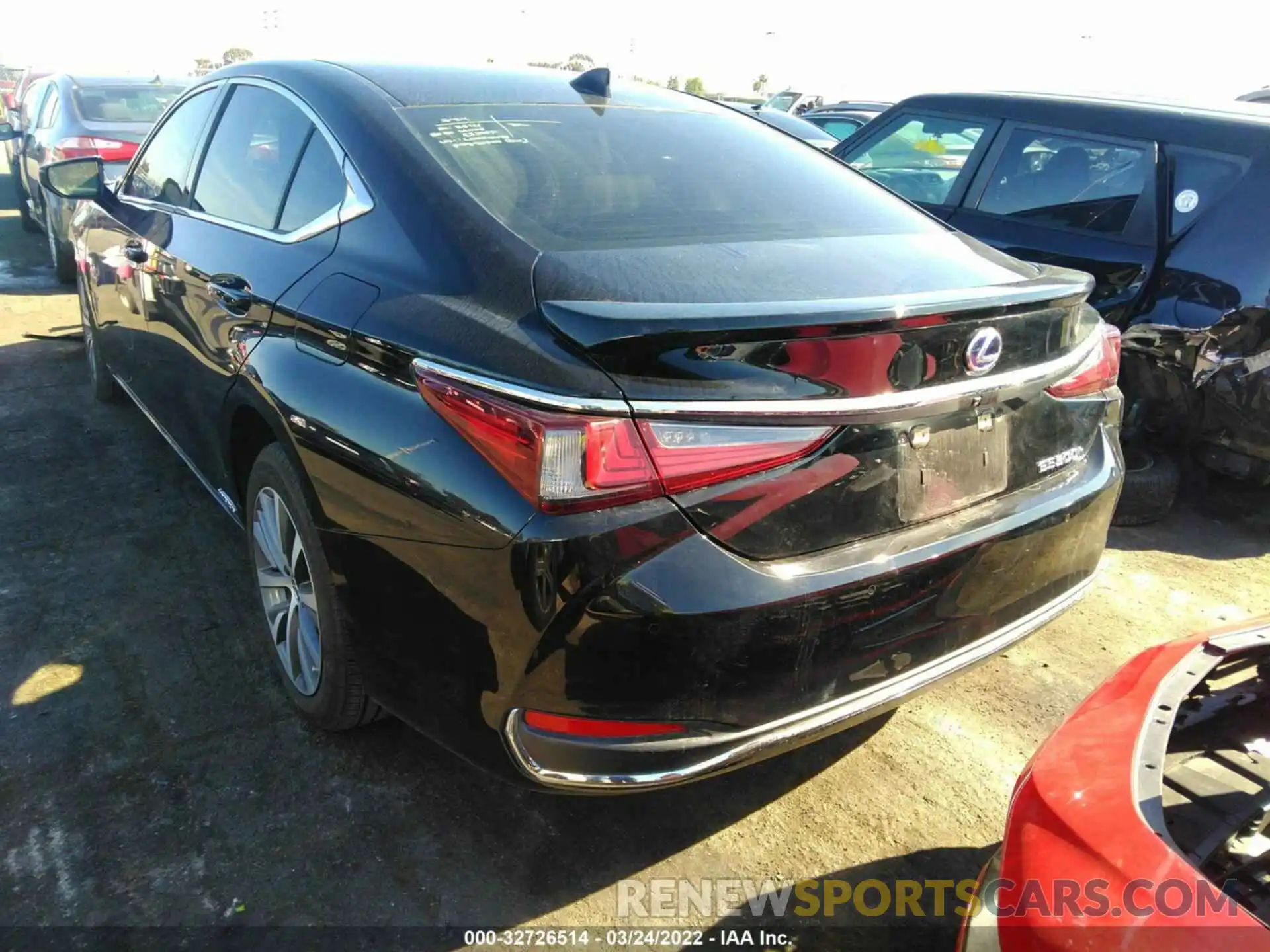 3 Photograph of a damaged car 58AD21B15LU004473 LEXUS ES 2020