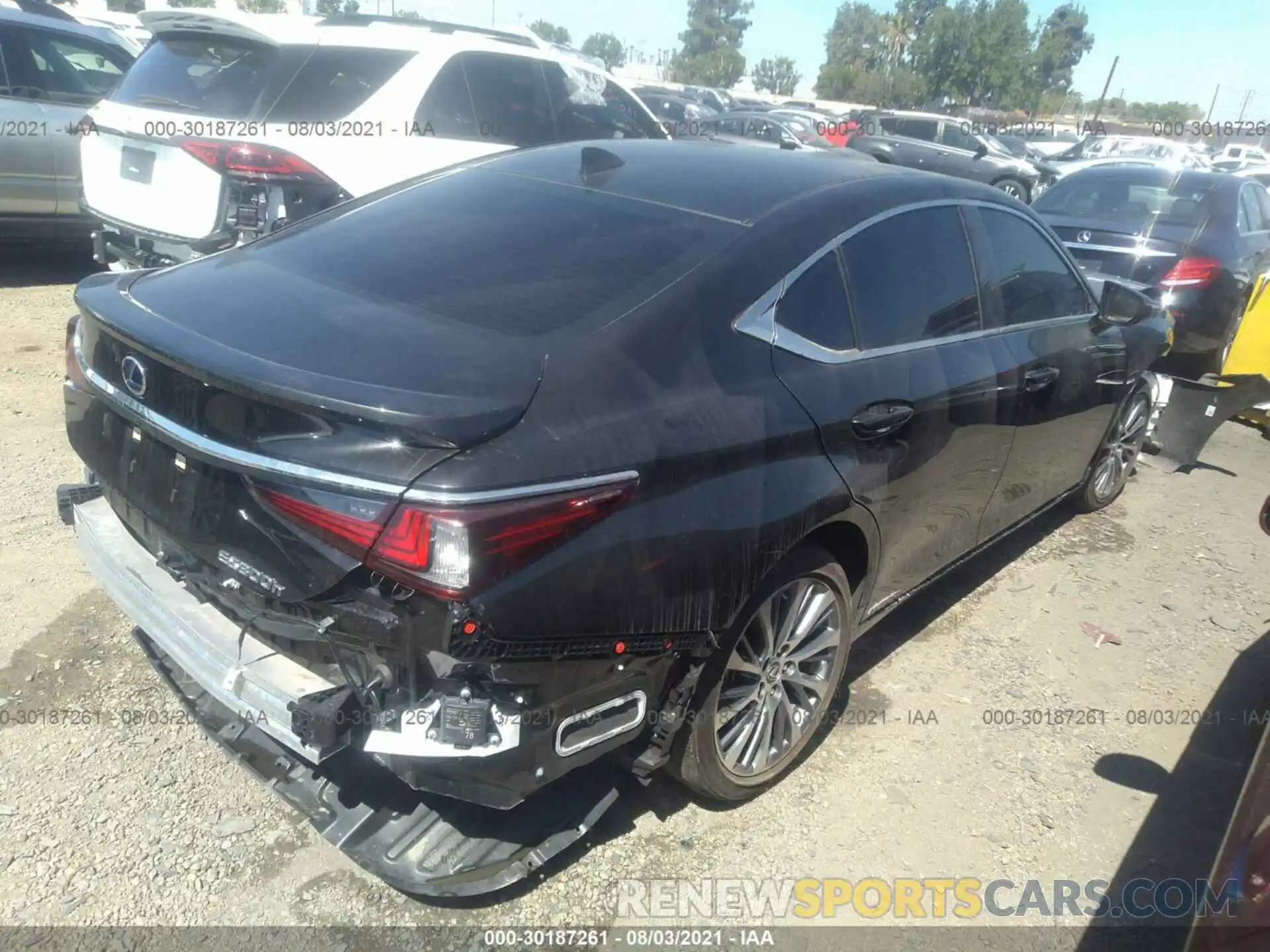 4 Photograph of a damaged car 58AD21B15LU011021 LEXUS ES 2020