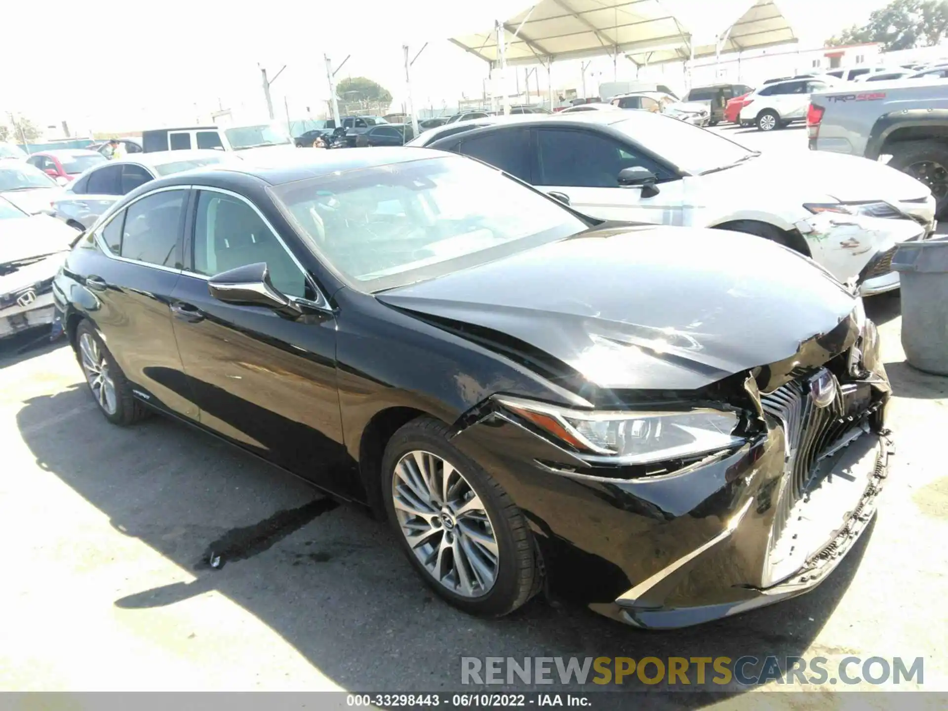 1 Photograph of a damaged car 58AD21B16LU005759 LEXUS ES 2020