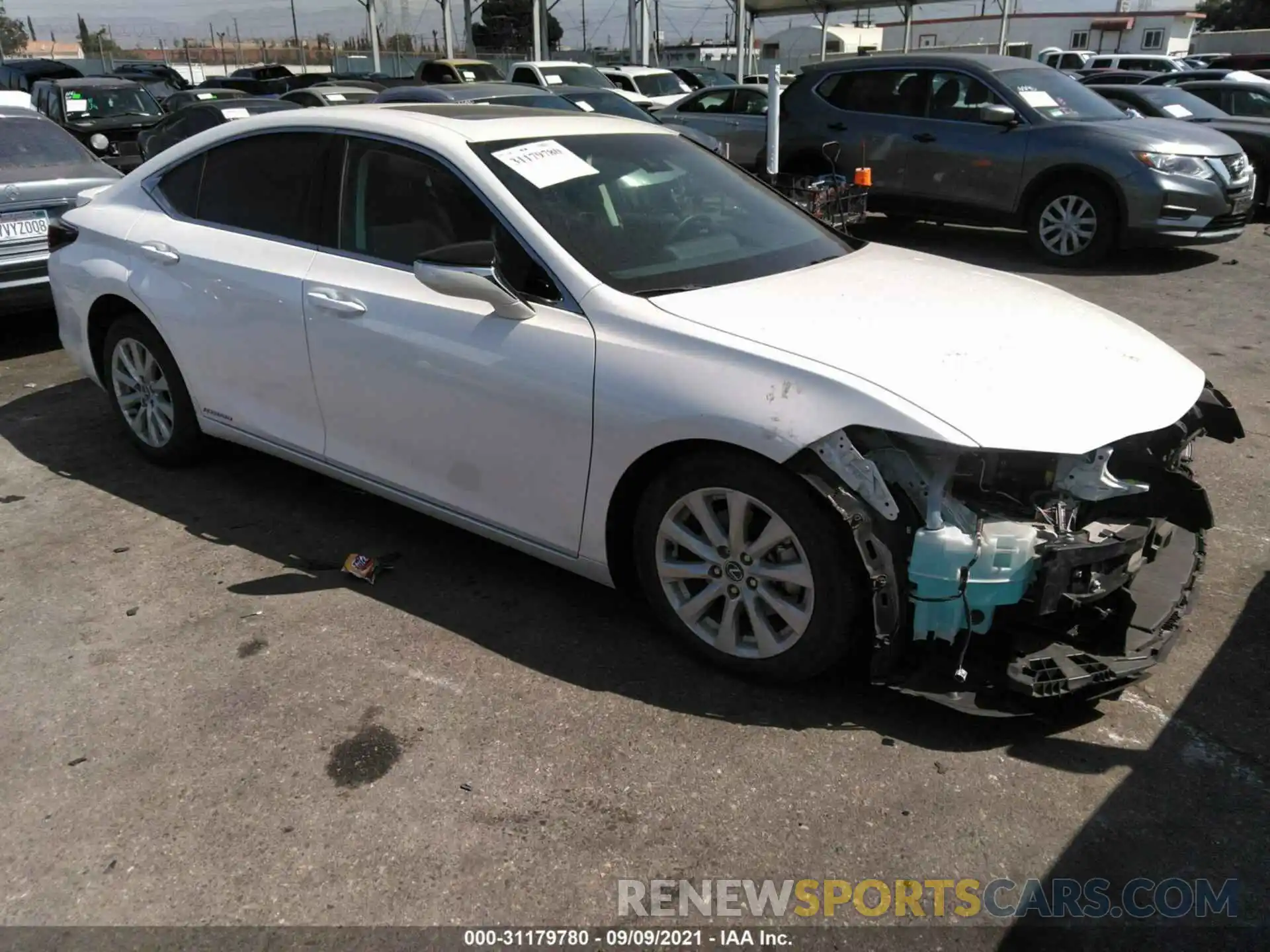 1 Photograph of a damaged car 58AD21B18LU006895 LEXUS ES 2020