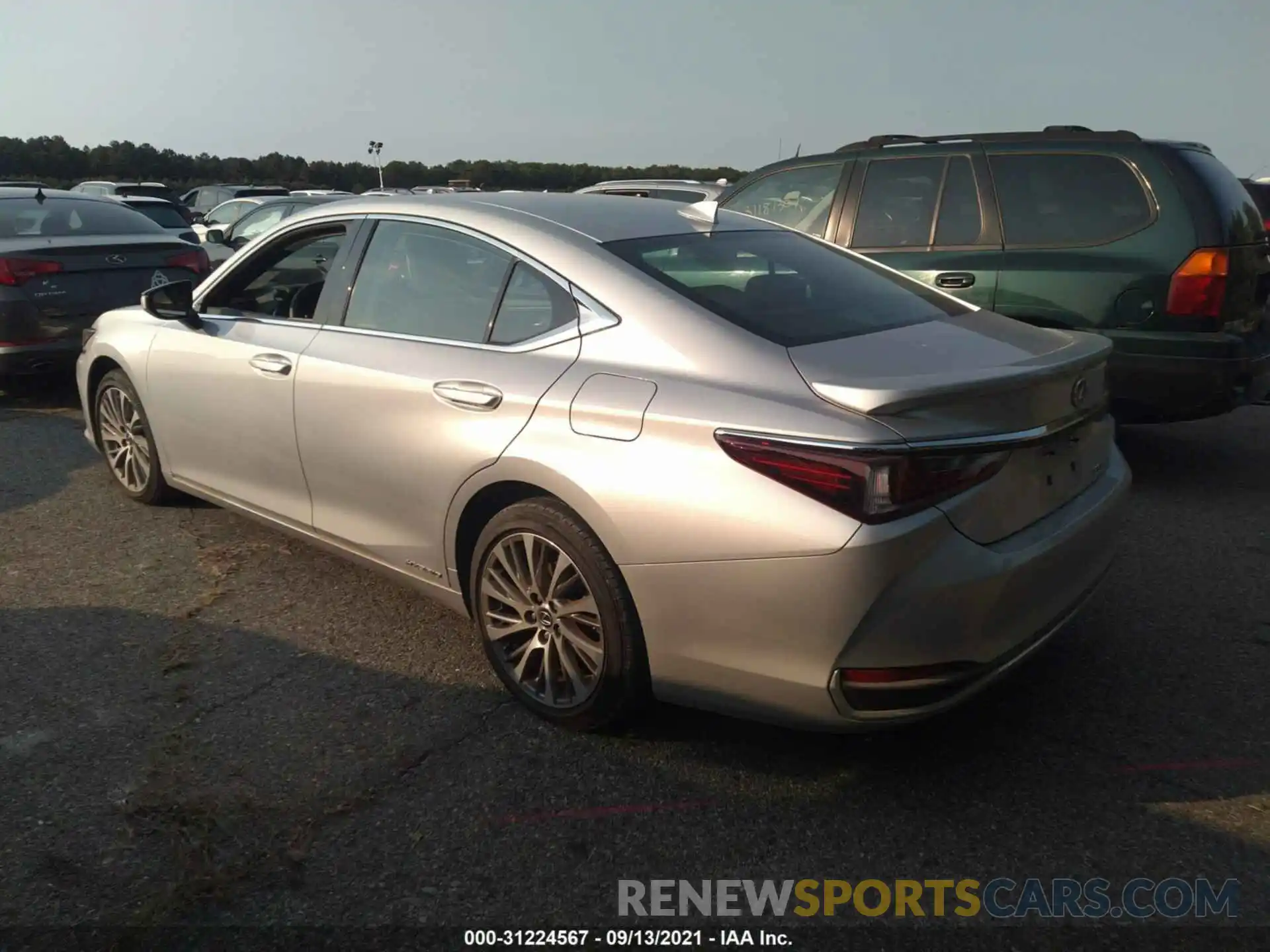 3 Photograph of a damaged car 58AD21B18LU009344 LEXUS ES 2020