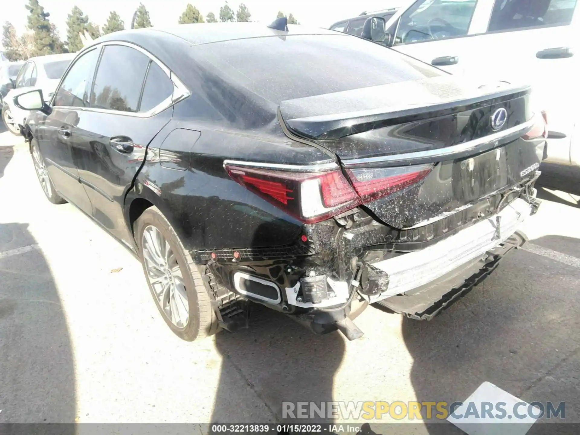 3 Фотография поврежденного автомобиля 58AD21B19LU006498 LEXUS ES 2020