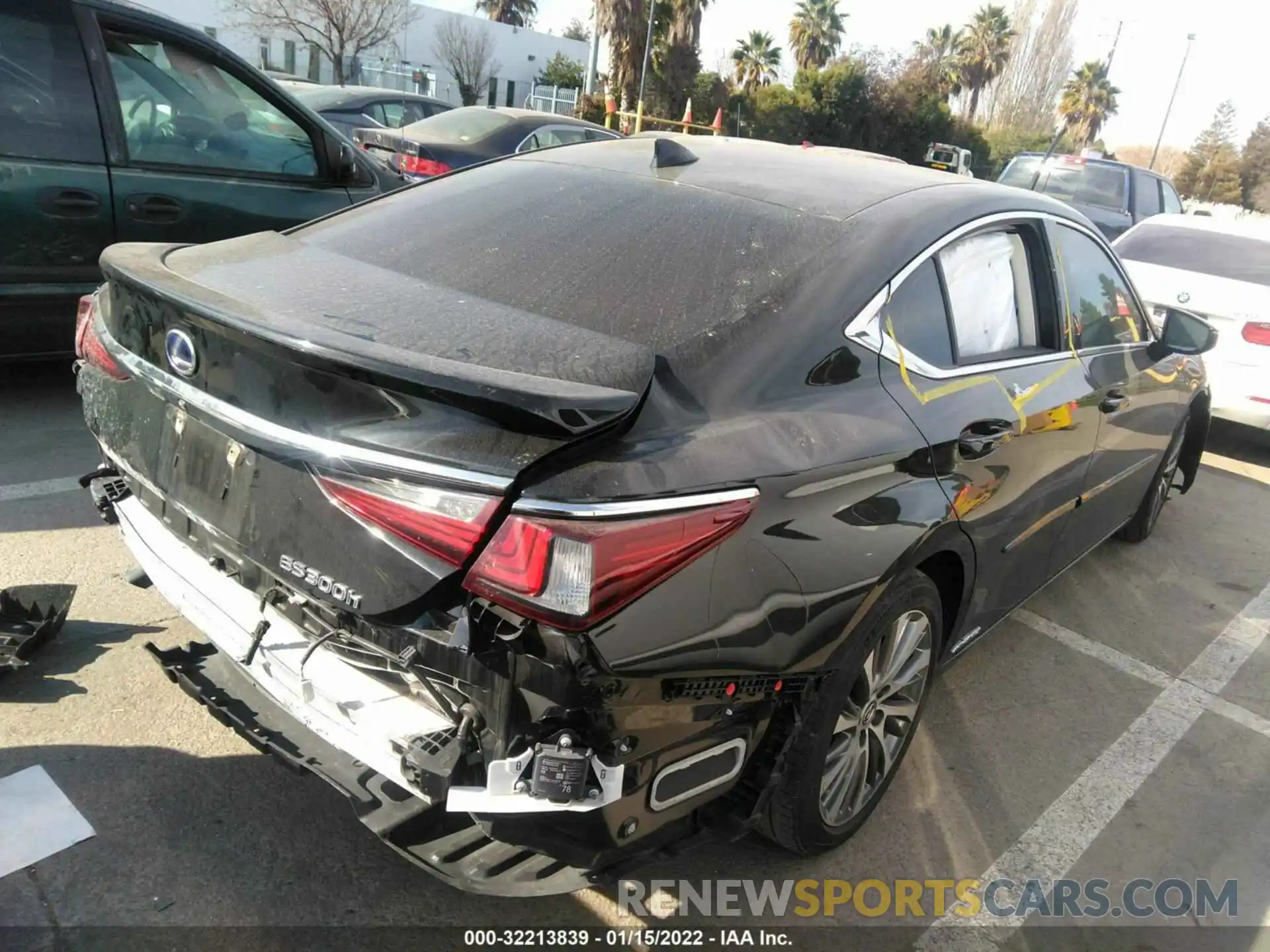 4 Фотография поврежденного автомобиля 58AD21B19LU006498 LEXUS ES 2020