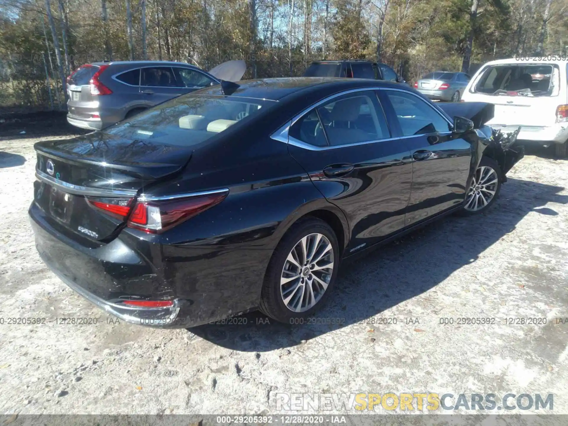 4 Photograph of a damaged car 58AD21B19LU010177 LEXUS ES 2020