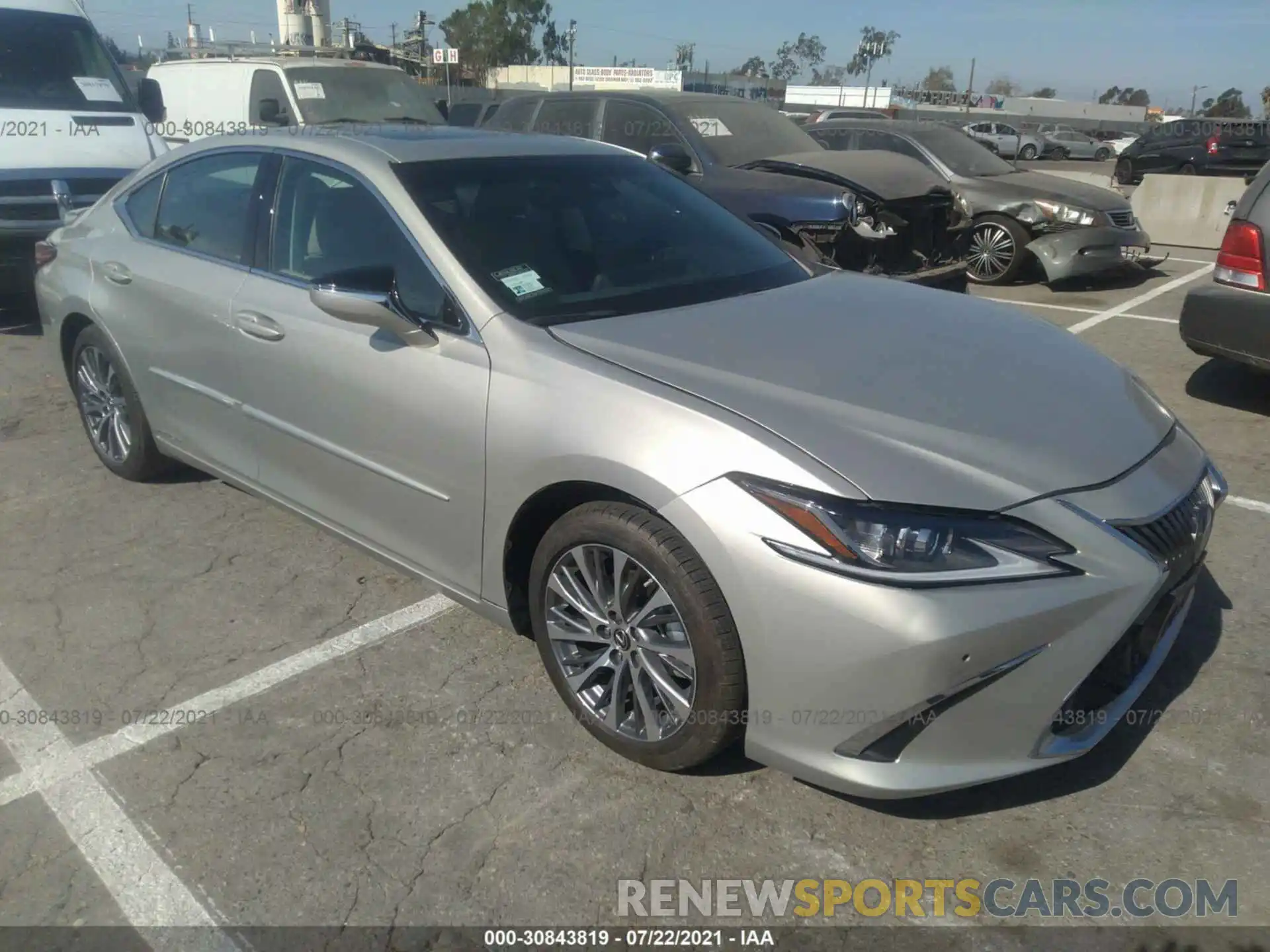 1 Photograph of a damaged car 58AD21B19LU011748 LEXUS ES 2020