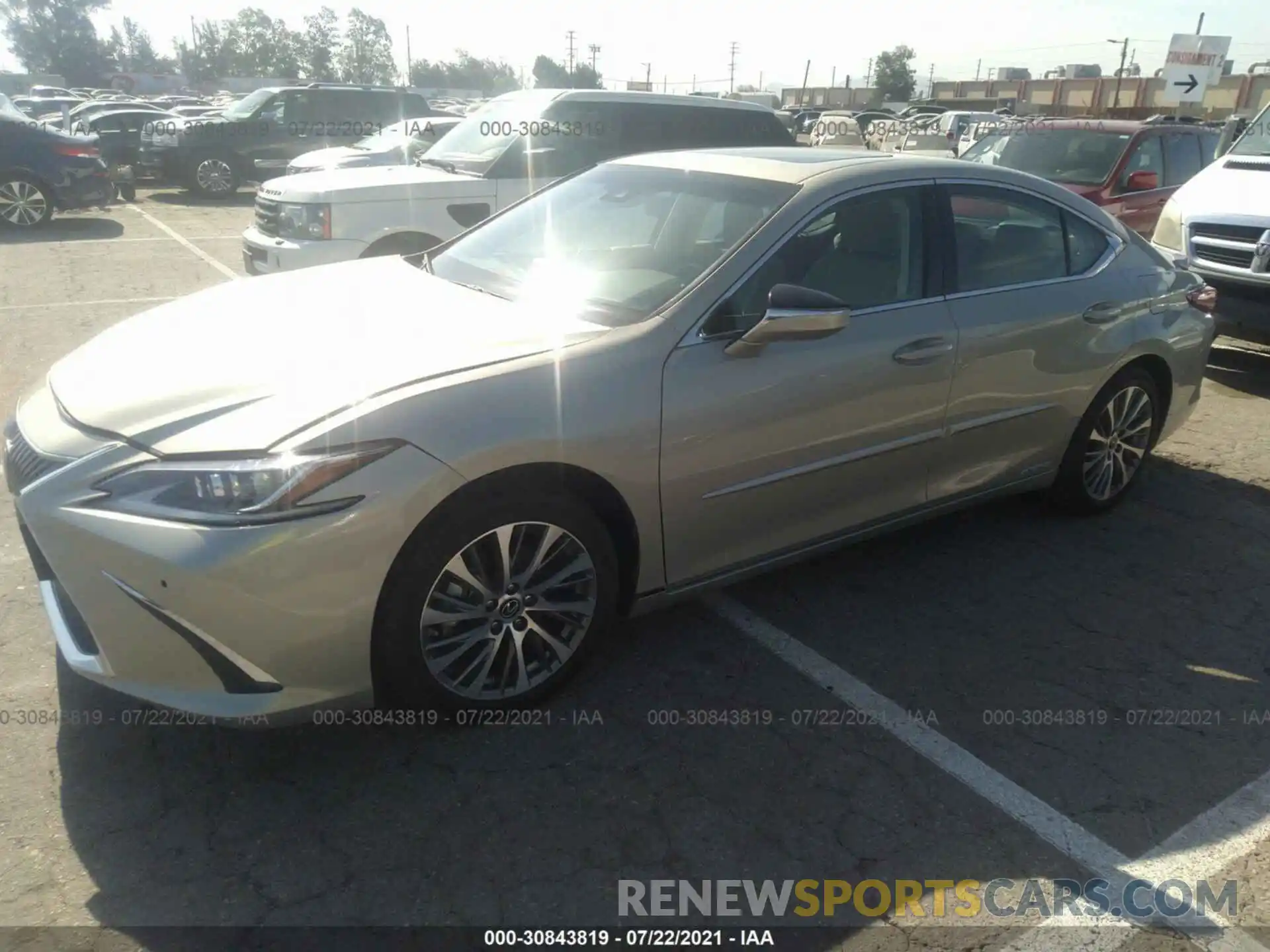 2 Photograph of a damaged car 58AD21B19LU011748 LEXUS ES 2020