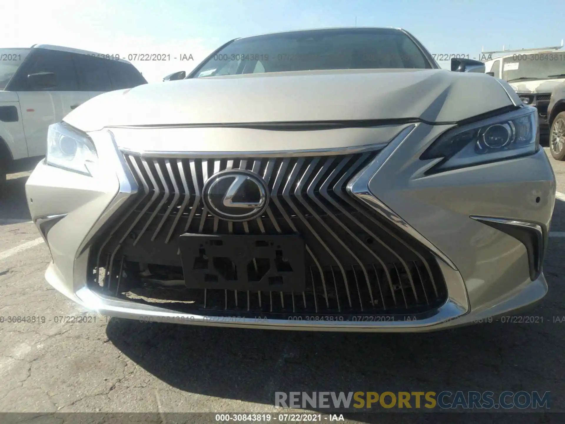 6 Photograph of a damaged car 58AD21B19LU011748 LEXUS ES 2020