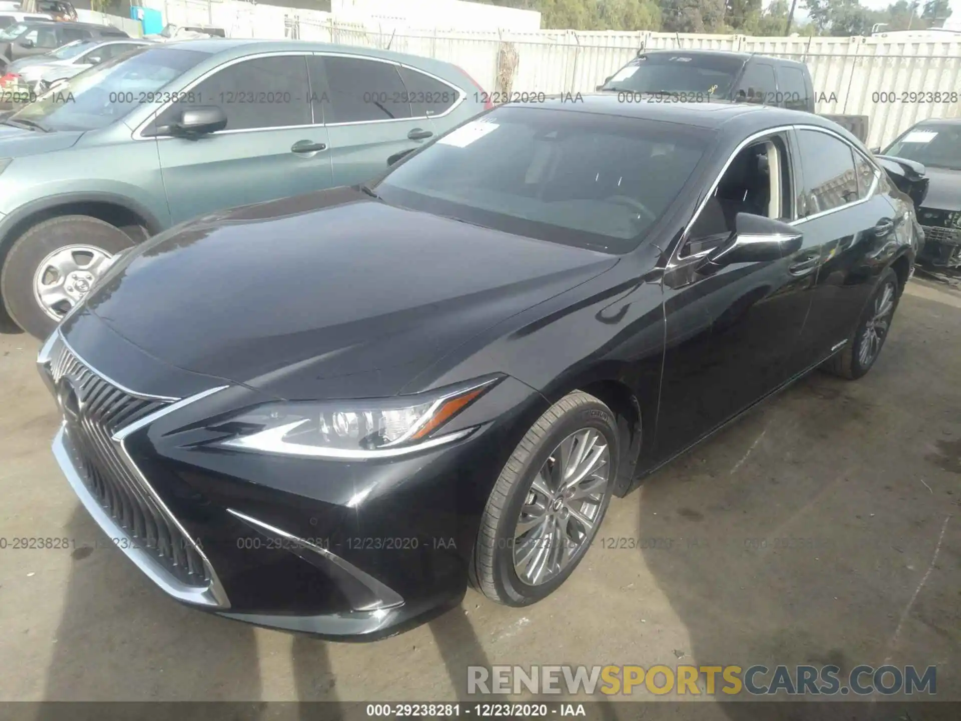 2 Фотография поврежденного автомобиля 58AD21B19LU012012 LEXUS ES 2020