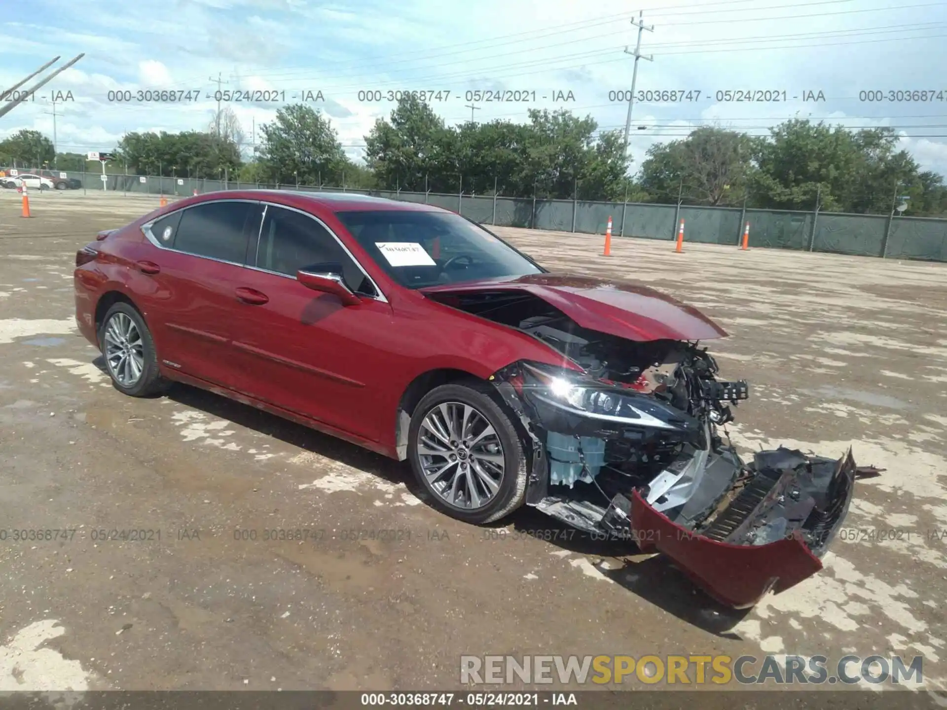 1 Photograph of a damaged car 58AD21B1XLU005196 LEXUS ES 2020