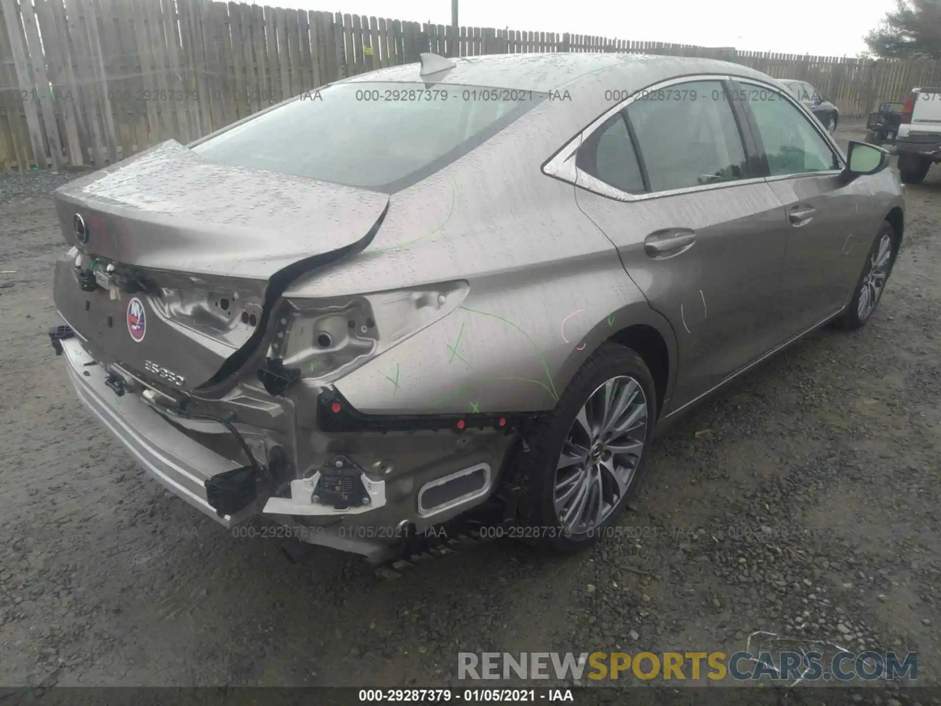 4 Photograph of a damaged car 58ADZ1B10LU053270 LEXUS ES 2020