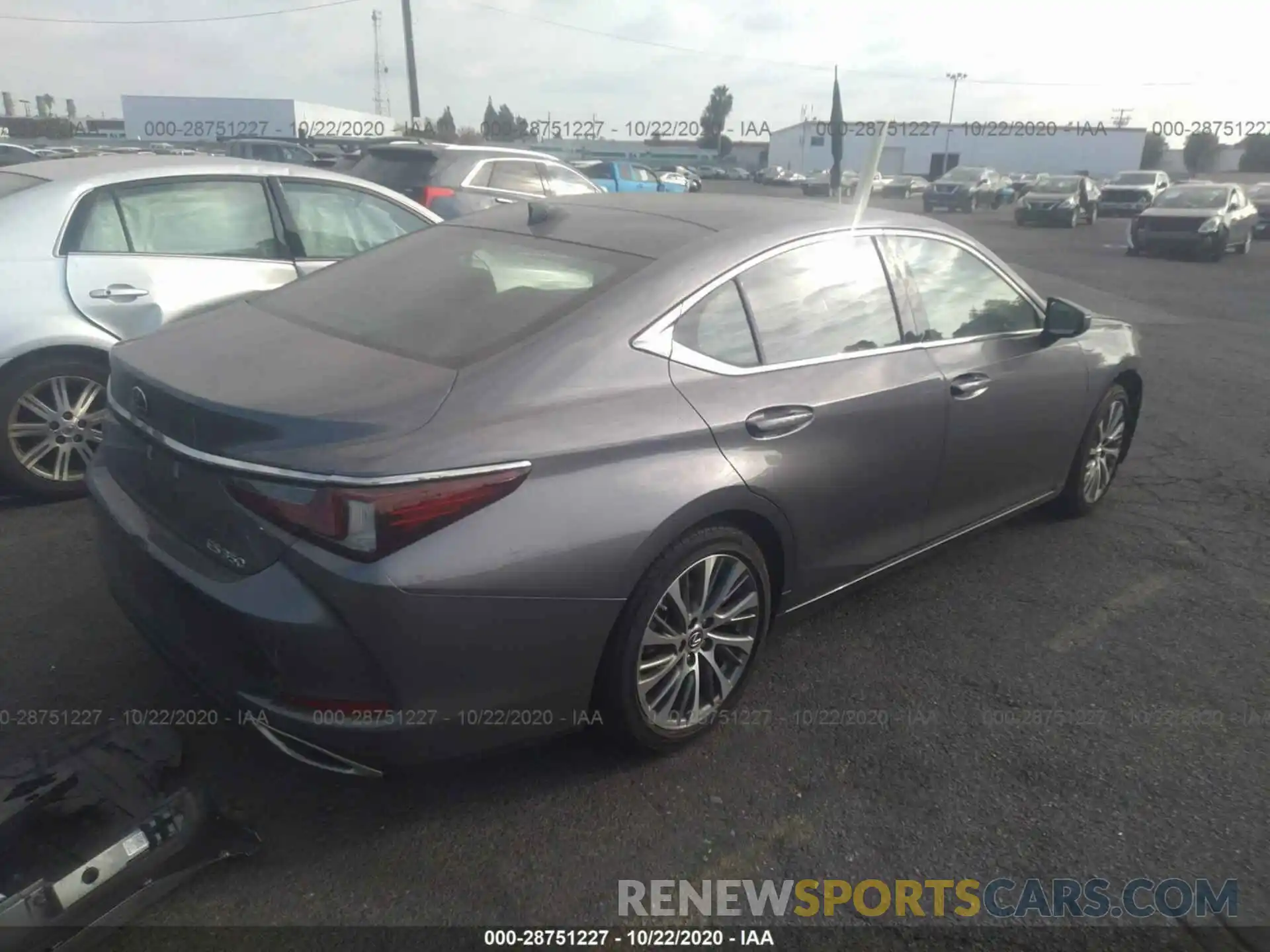 4 Photograph of a damaged car 58ADZ1B10LU060459 LEXUS ES 2020