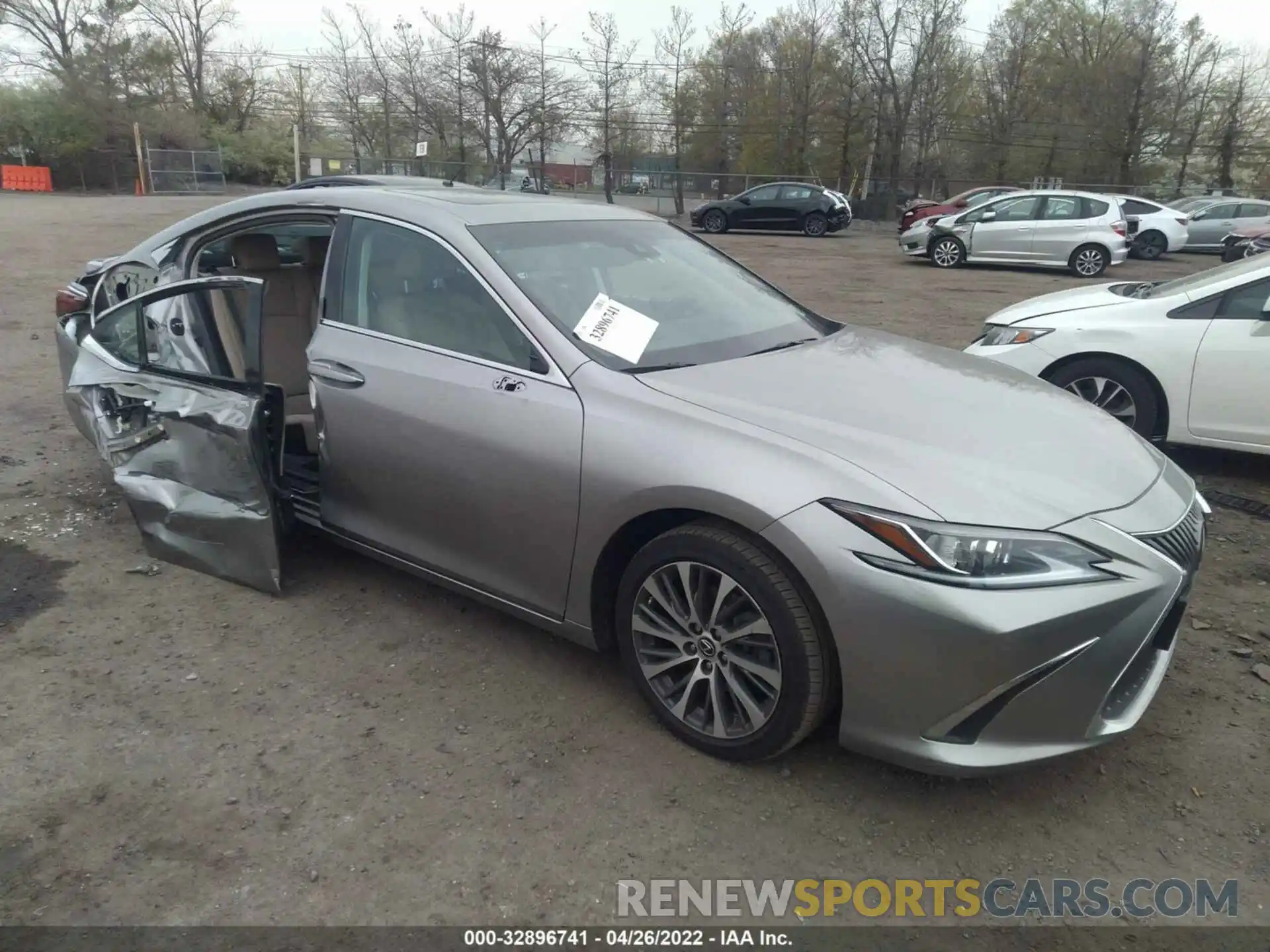 1 Photograph of a damaged car 58ADZ1B10LU076788 LEXUS ES 2020