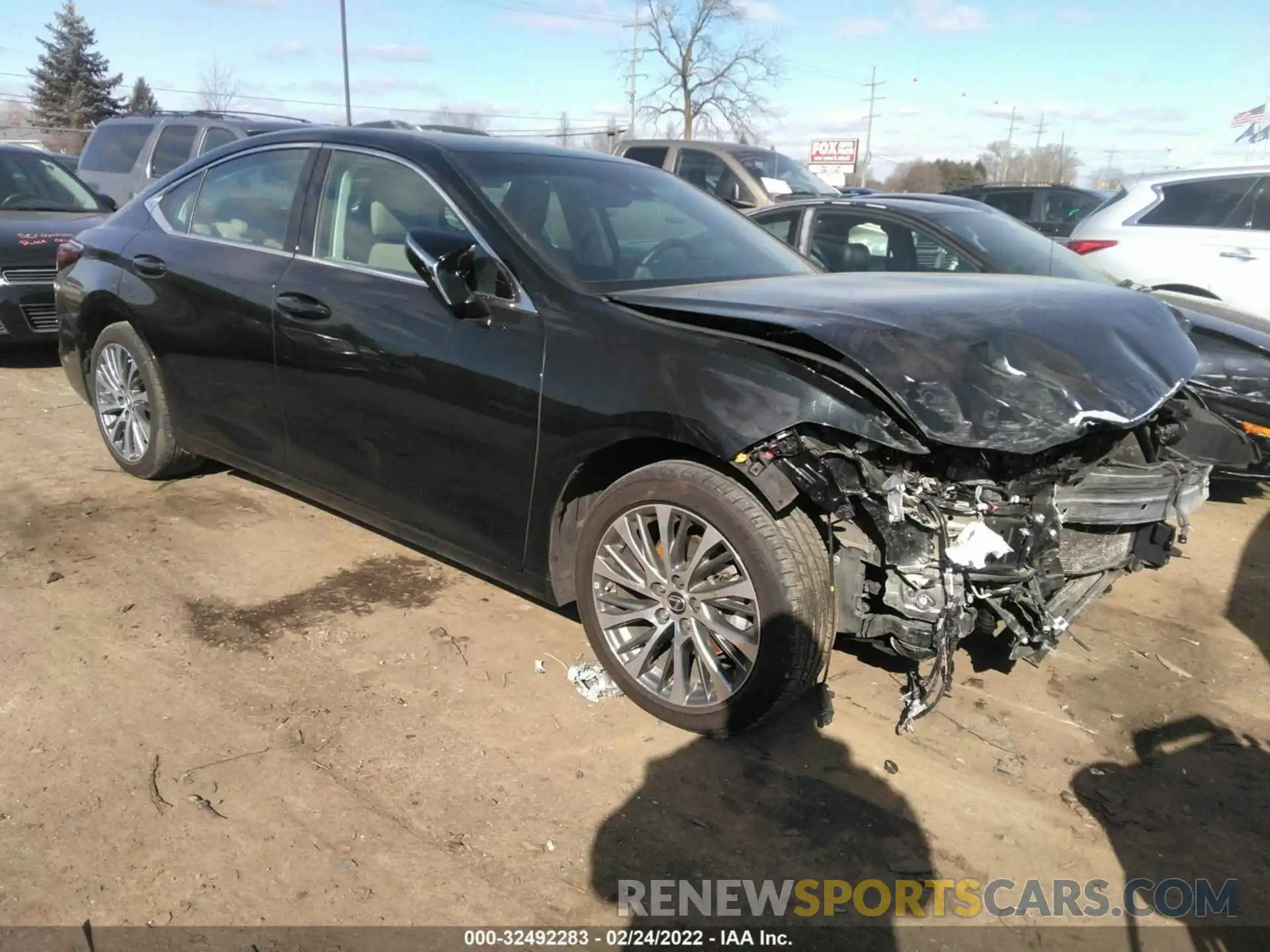 1 Photograph of a damaged car 58ADZ1B10LU079531 LEXUS ES 2020