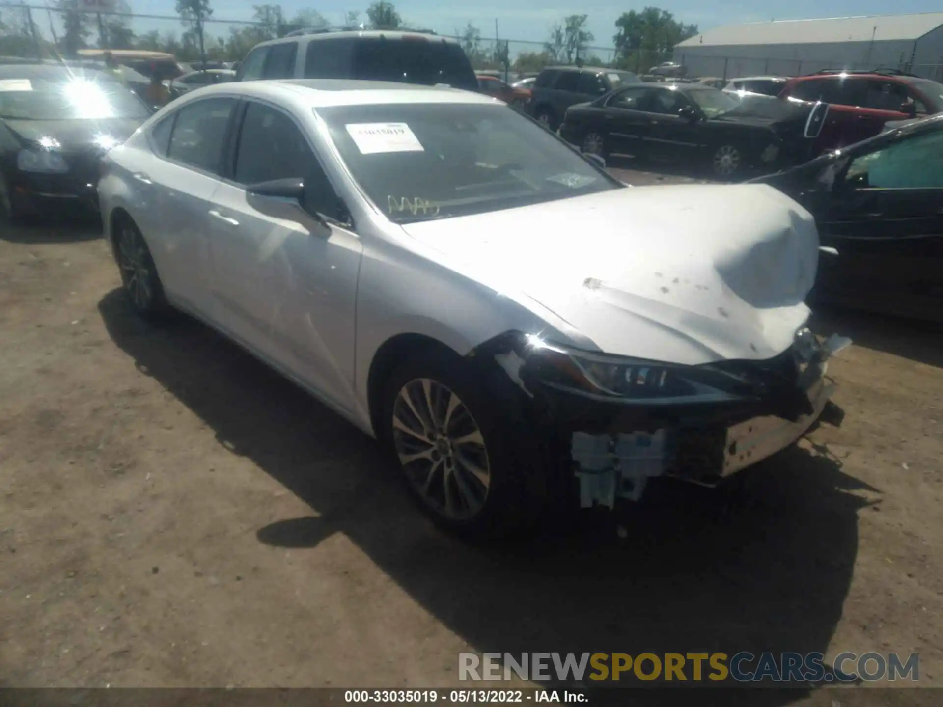 1 Photograph of a damaged car 58ADZ1B11LU065248 LEXUS ES 2020