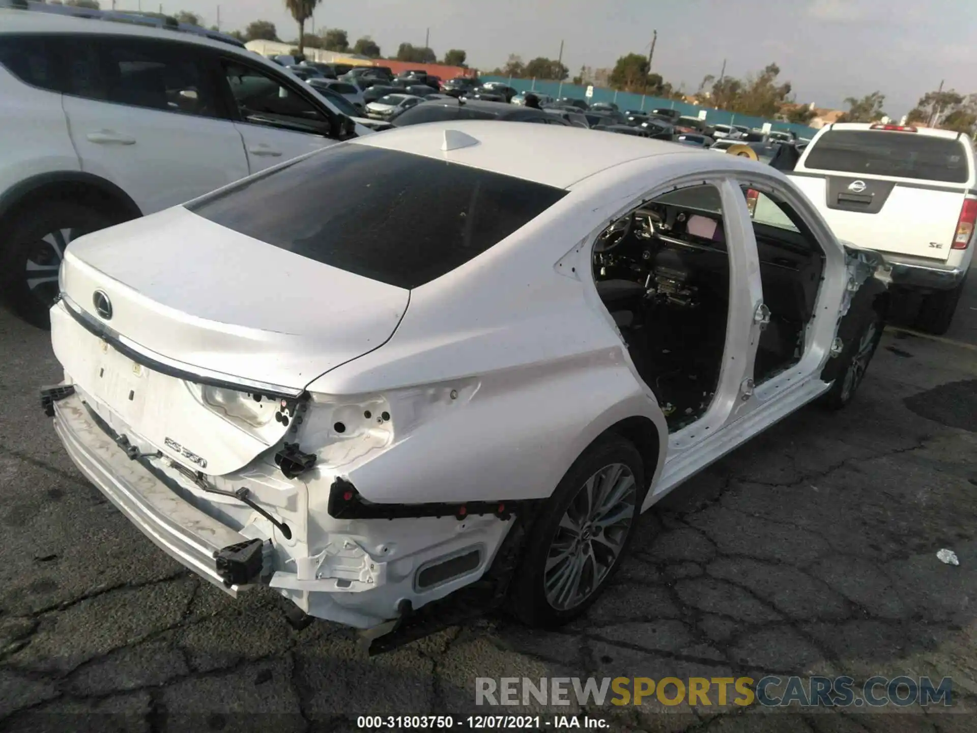 4 Photograph of a damaged car 58ADZ1B12LU076632 LEXUS ES 2020