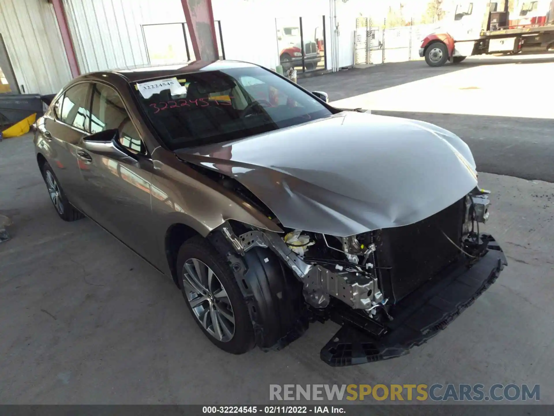 1 Photograph of a damaged car 58ADZ1B12LU081538 LEXUS ES 2020