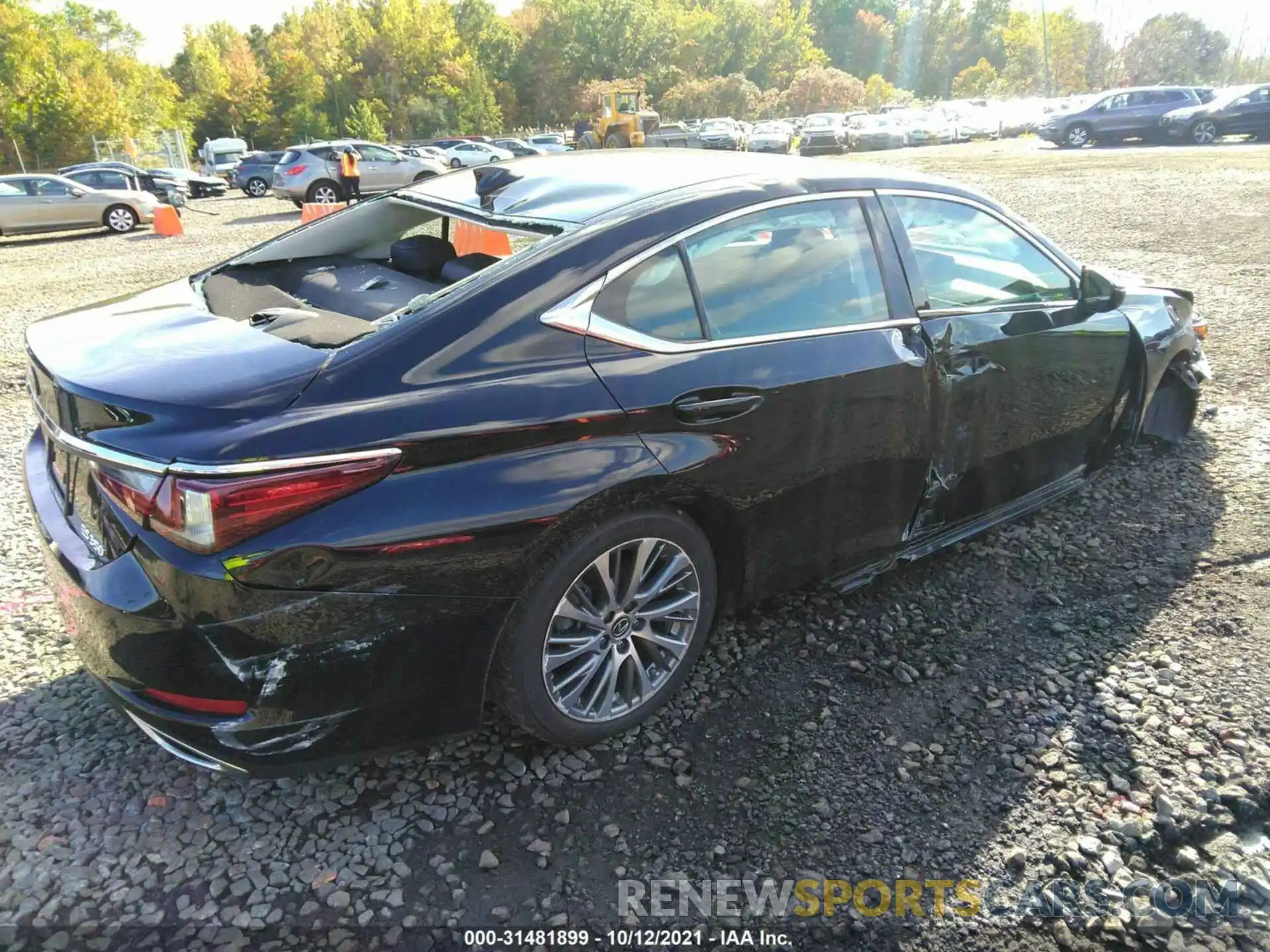 4 Photograph of a damaged car 58ADZ1B13LU058432 LEXUS ES 2020