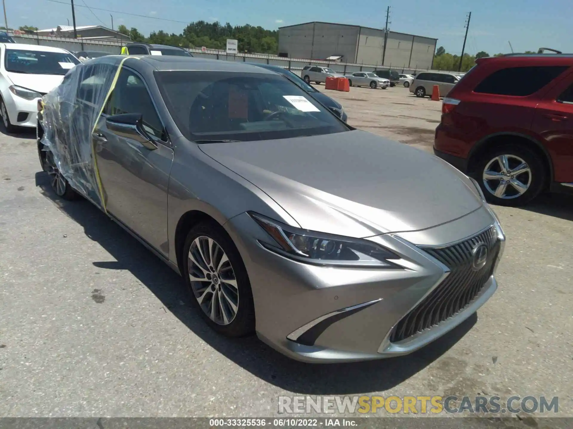 1 Photograph of a damaged car 58ADZ1B13LU059368 LEXUS ES 2020