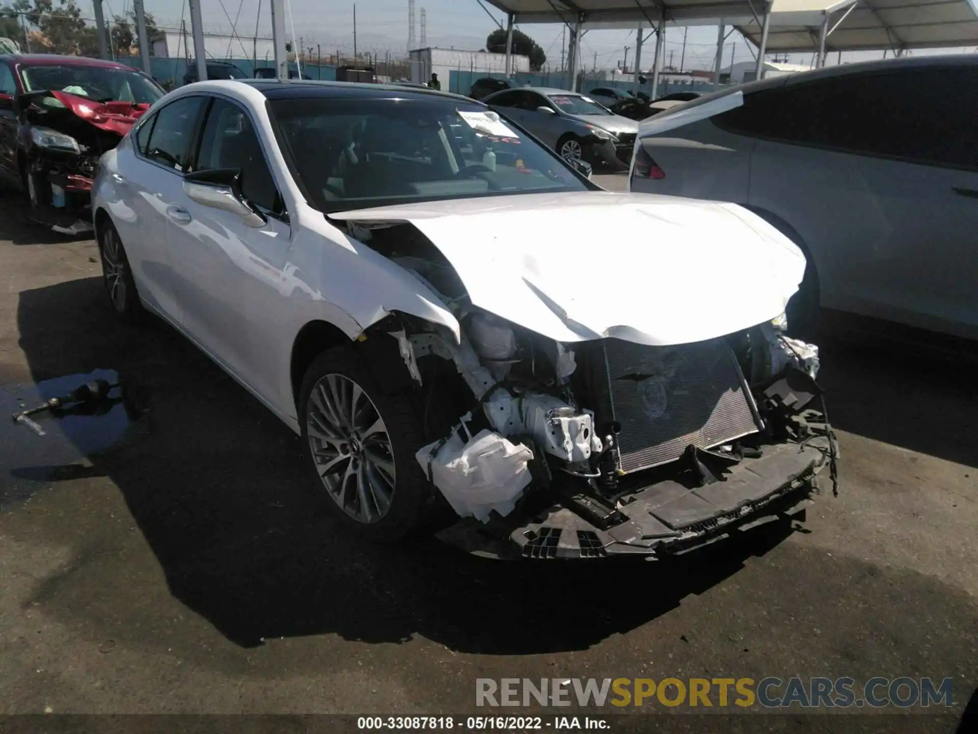 1 Photograph of a damaged car 58ADZ1B13LU060018 LEXUS ES 2020