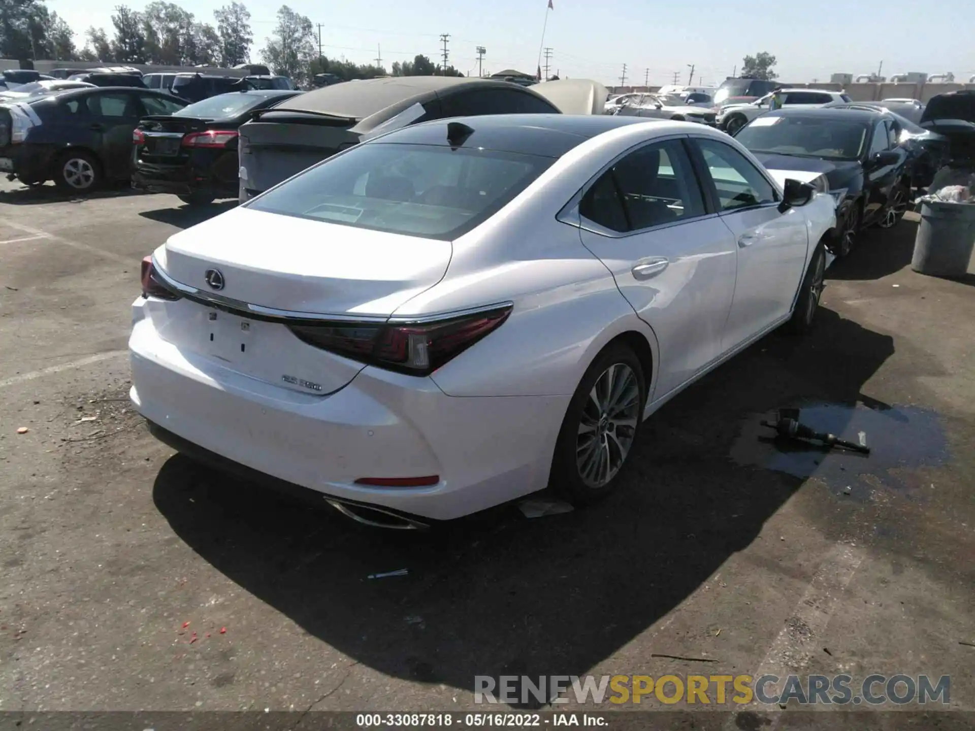 4 Photograph of a damaged car 58ADZ1B13LU060018 LEXUS ES 2020