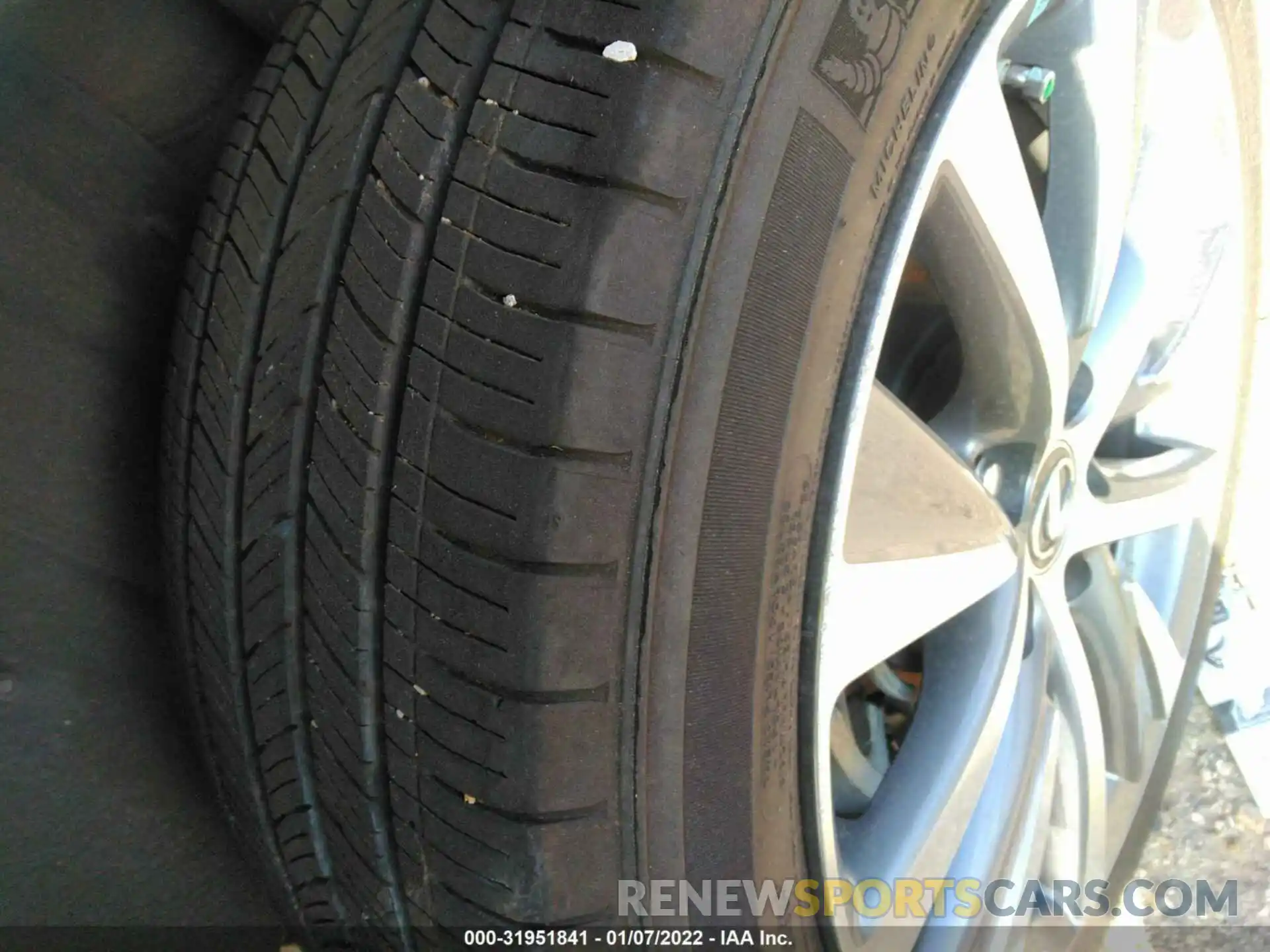 13 Photograph of a damaged car 58ADZ1B13LU061444 LEXUS ES 2020