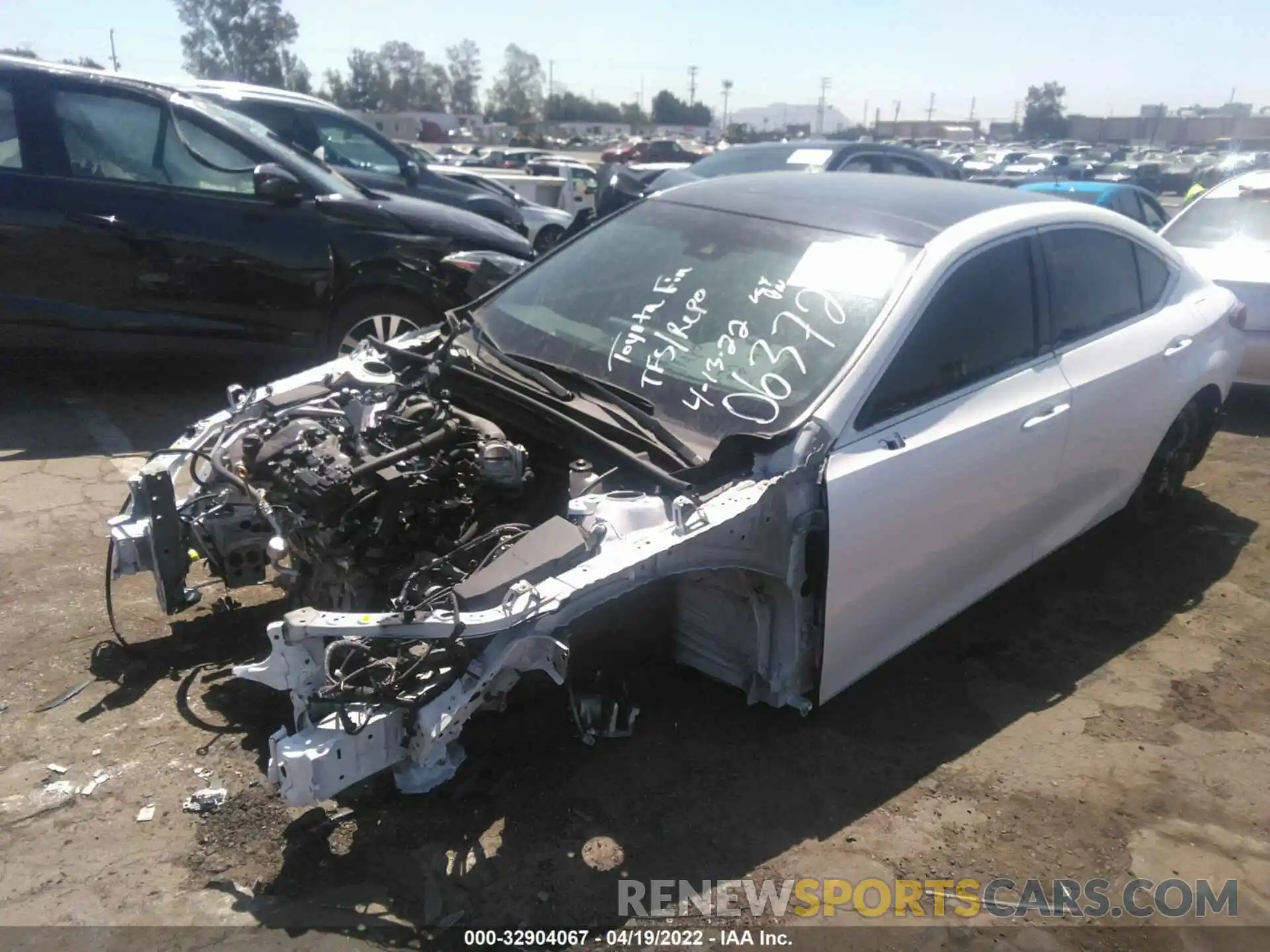 2 Photograph of a damaged car 58ADZ1B13LU063727 LEXUS ES 2020