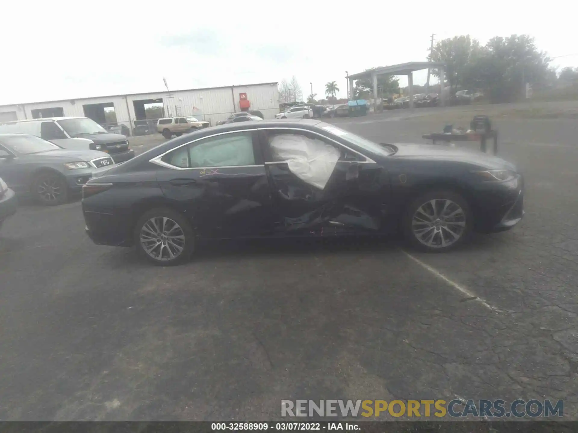 6 Photograph of a damaged car 58ADZ1B13LU071648 LEXUS ES 2020