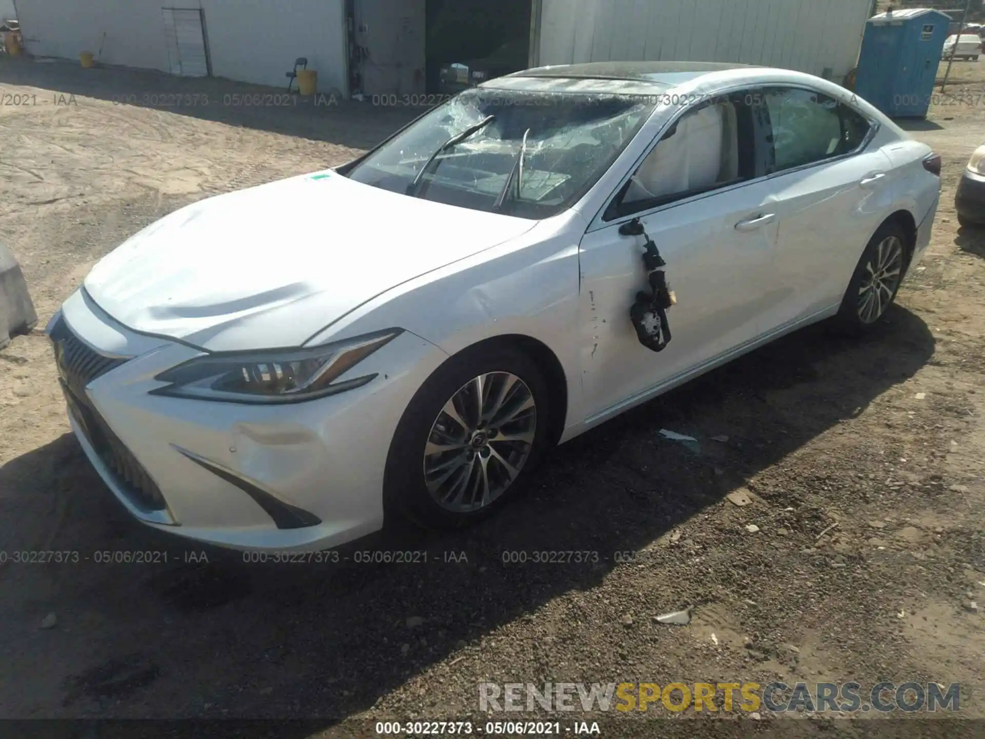 2 Photograph of a damaged car 58ADZ1B14LU073232 LEXUS ES 2020