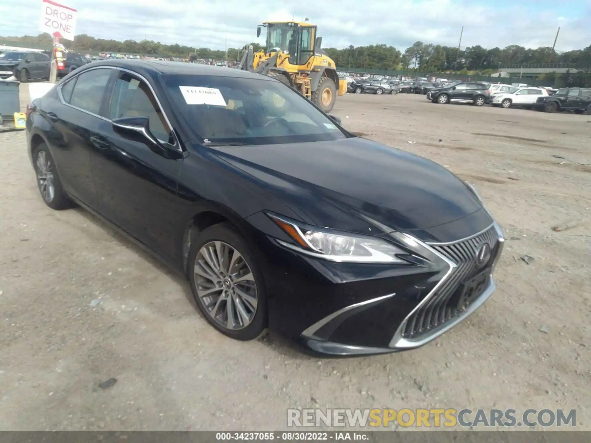 1 Photograph of a damaged car 58ADZ1B15LU053314 LEXUS ES 2020