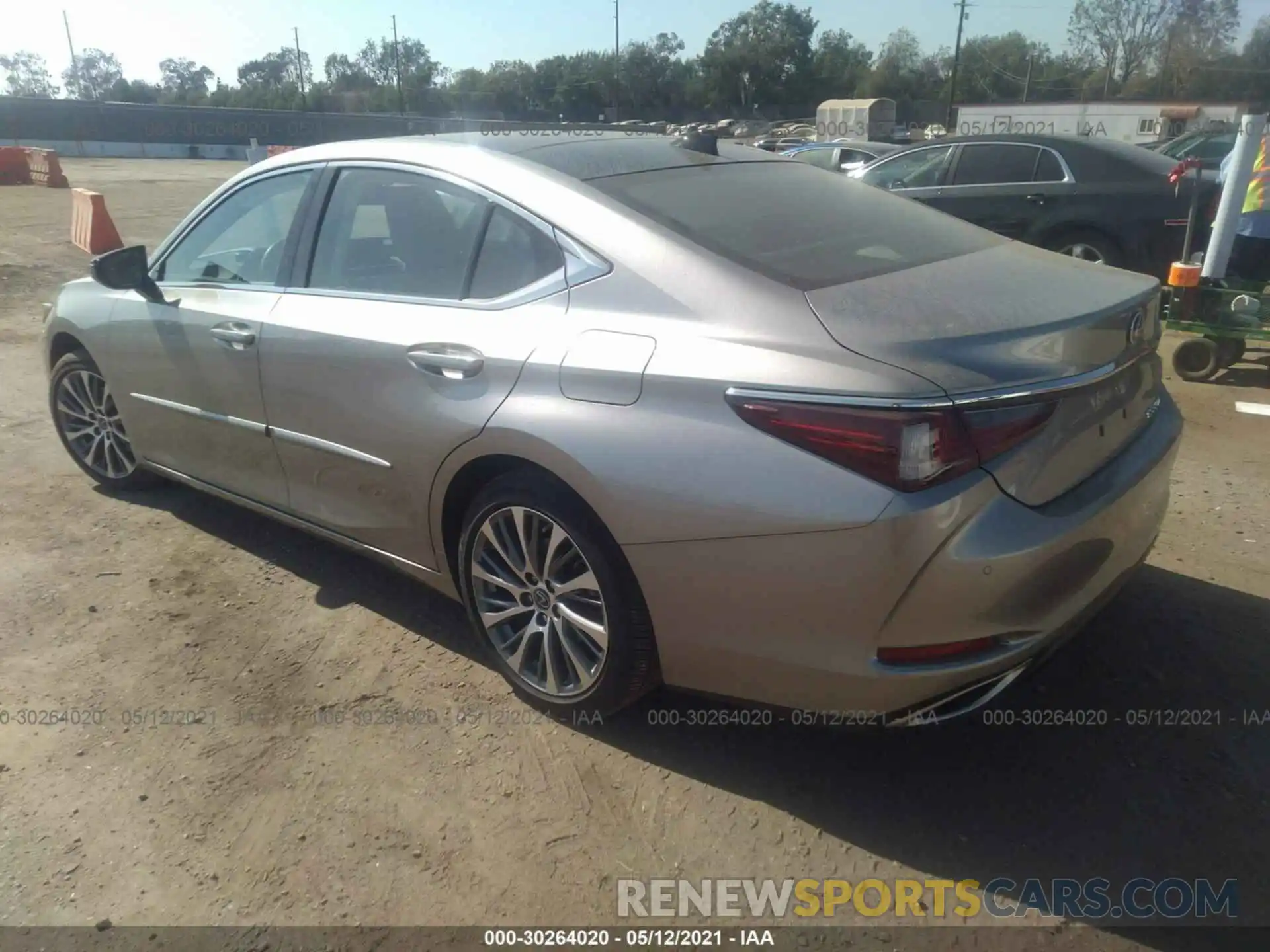 3 Photograph of a damaged car 58ADZ1B15LU059968 LEXUS ES 2020