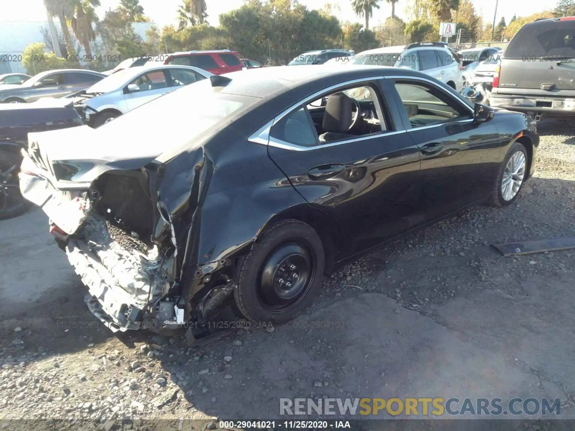 4 Photograph of a damaged car 58ADZ1B17LU055355 LEXUS ES 2020