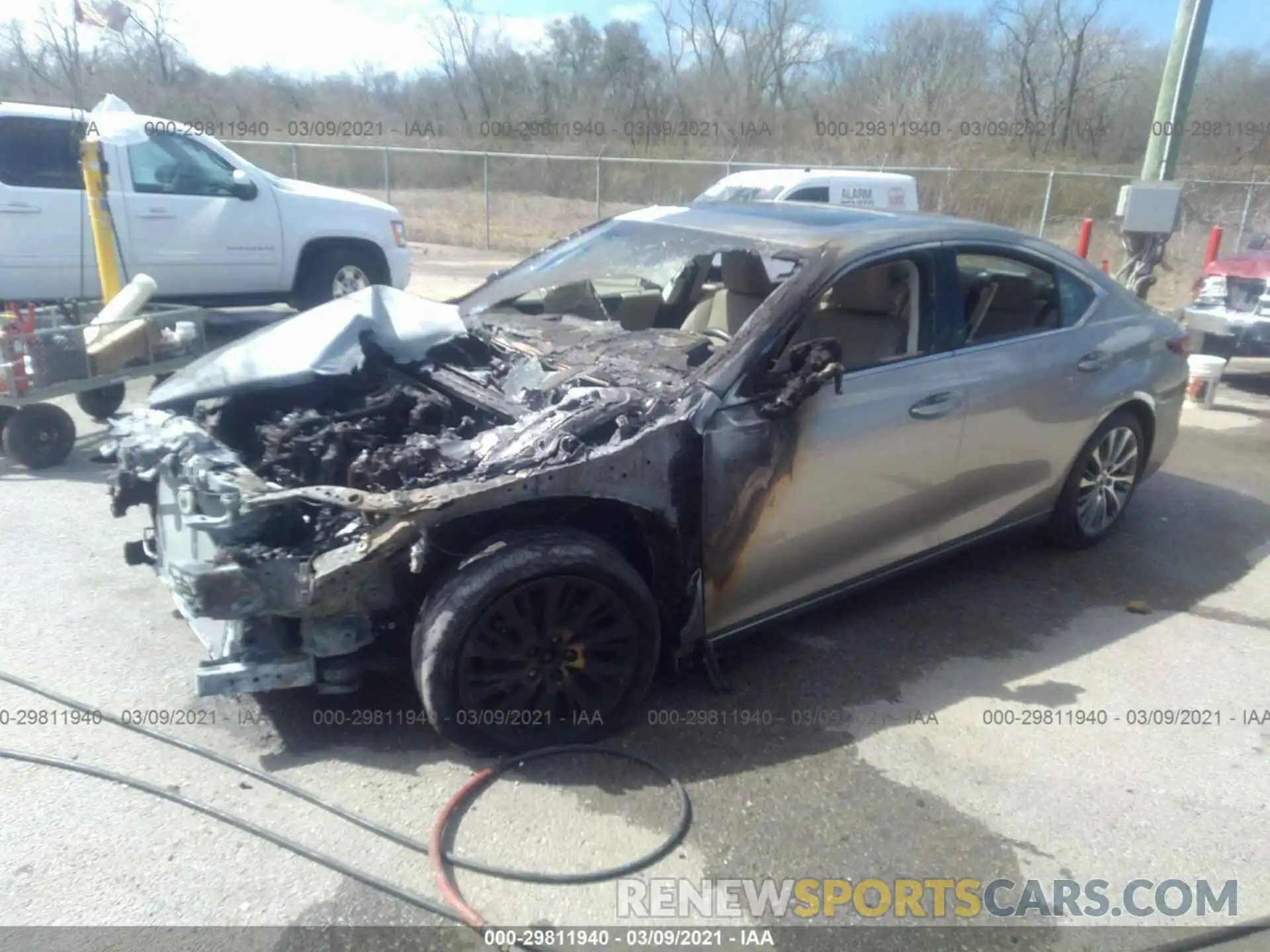 2 Photograph of a damaged car 58ADZ1B17LU059583 LEXUS ES 2020