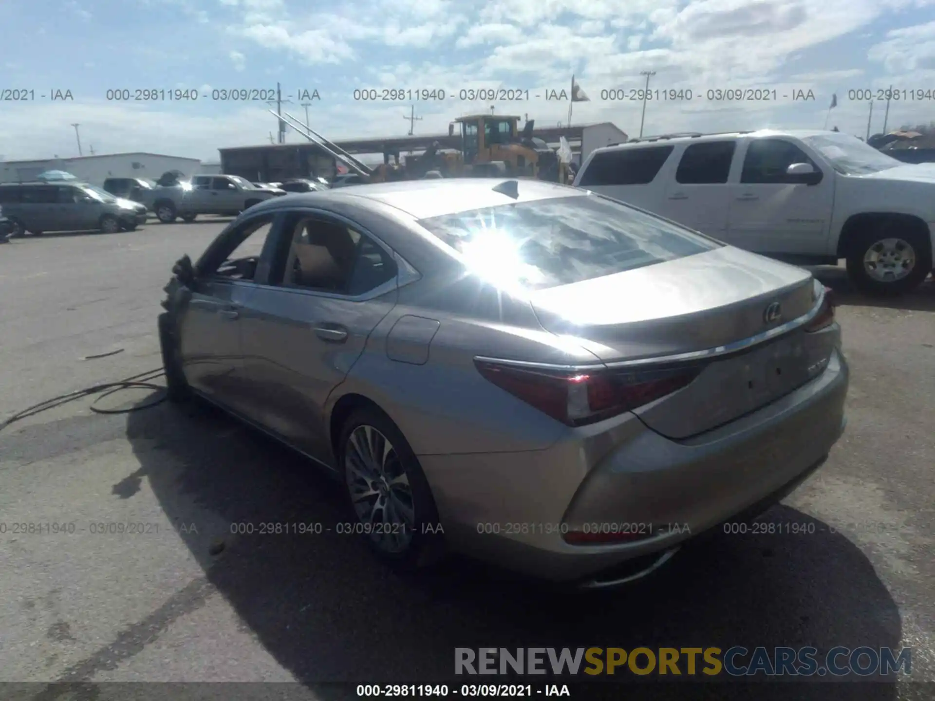 3 Photograph of a damaged car 58ADZ1B17LU059583 LEXUS ES 2020