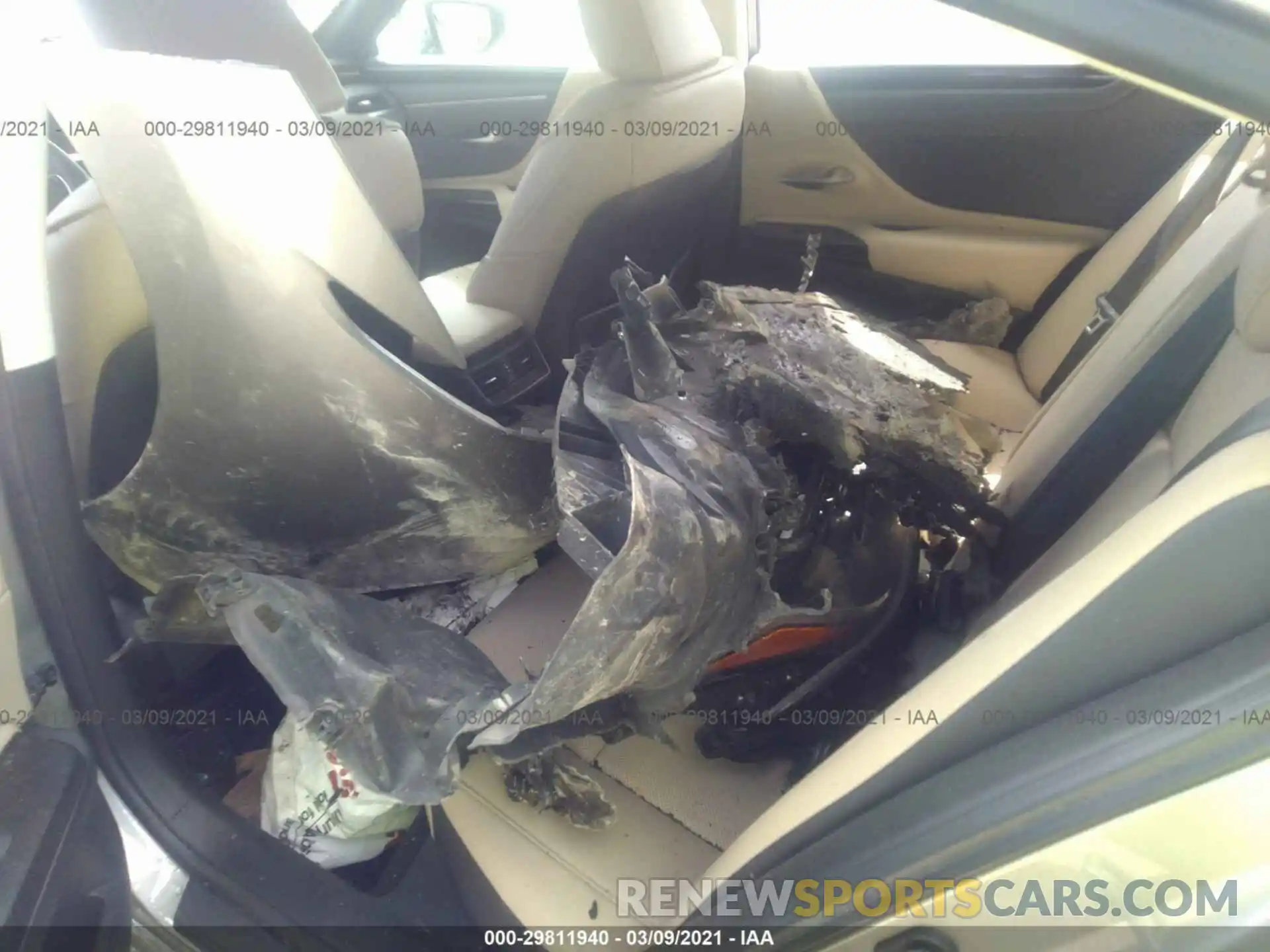 8 Photograph of a damaged car 58ADZ1B17LU059583 LEXUS ES 2020