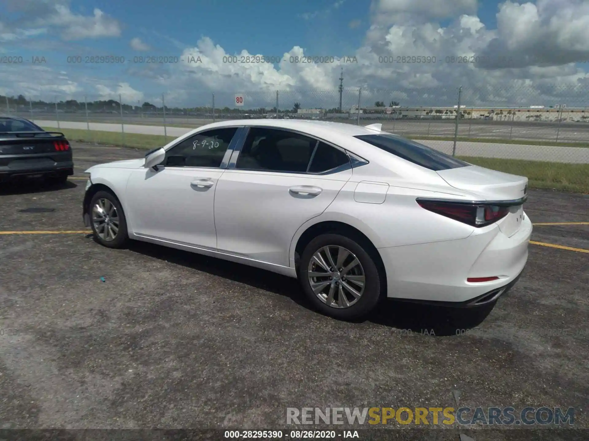 3 Photograph of a damaged car 58ADZ1B18LU057101 LEXUS ES 2020