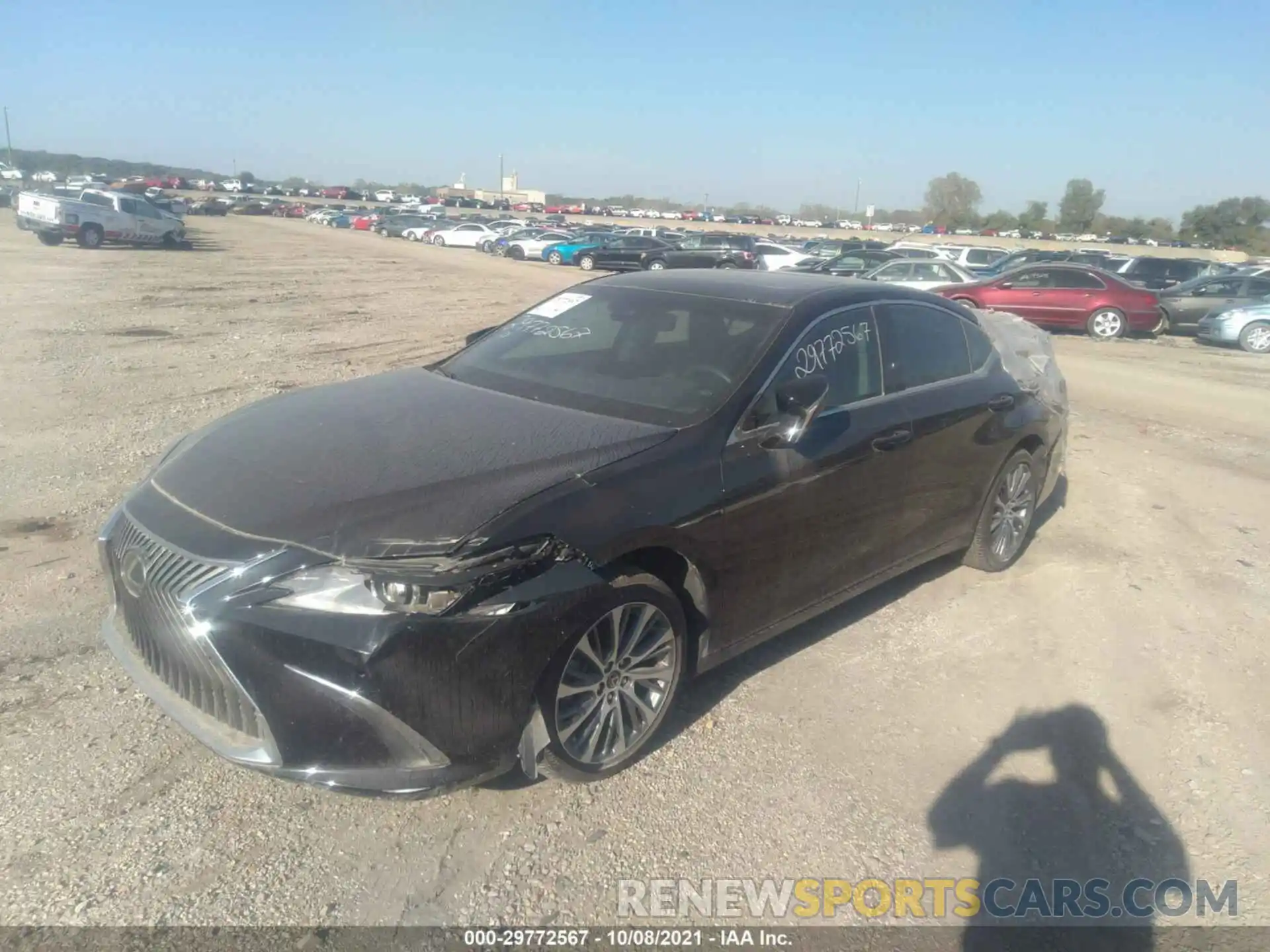 2 Фотография поврежденного автомобиля 58ADZ1B18LU074075 LEXUS ES 2020