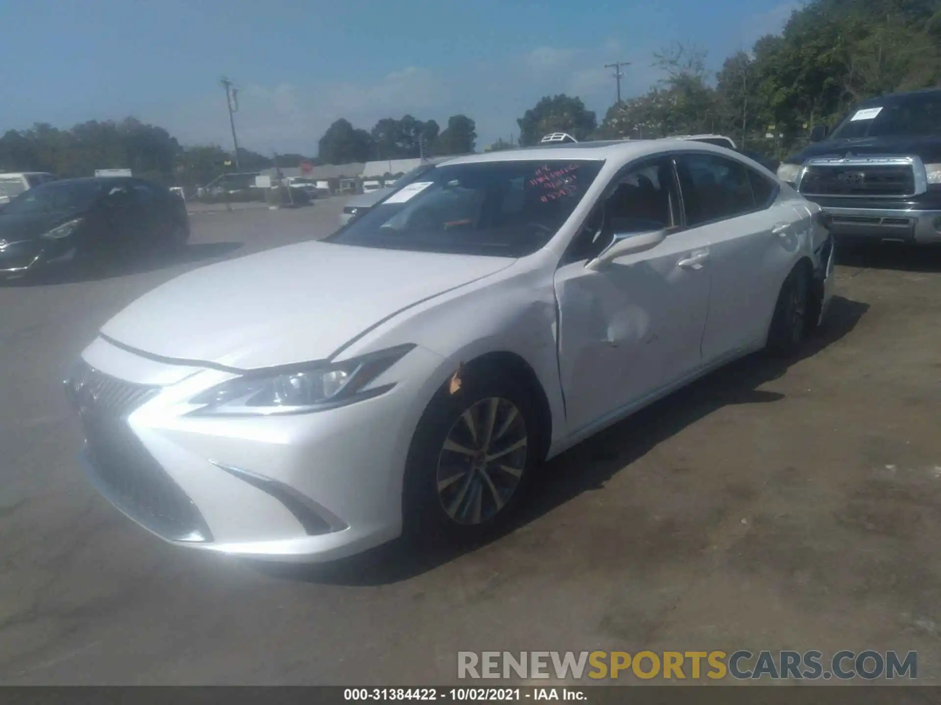 2 Photograph of a damaged car 58ADZ1B19LU055485 LEXUS ES 2020